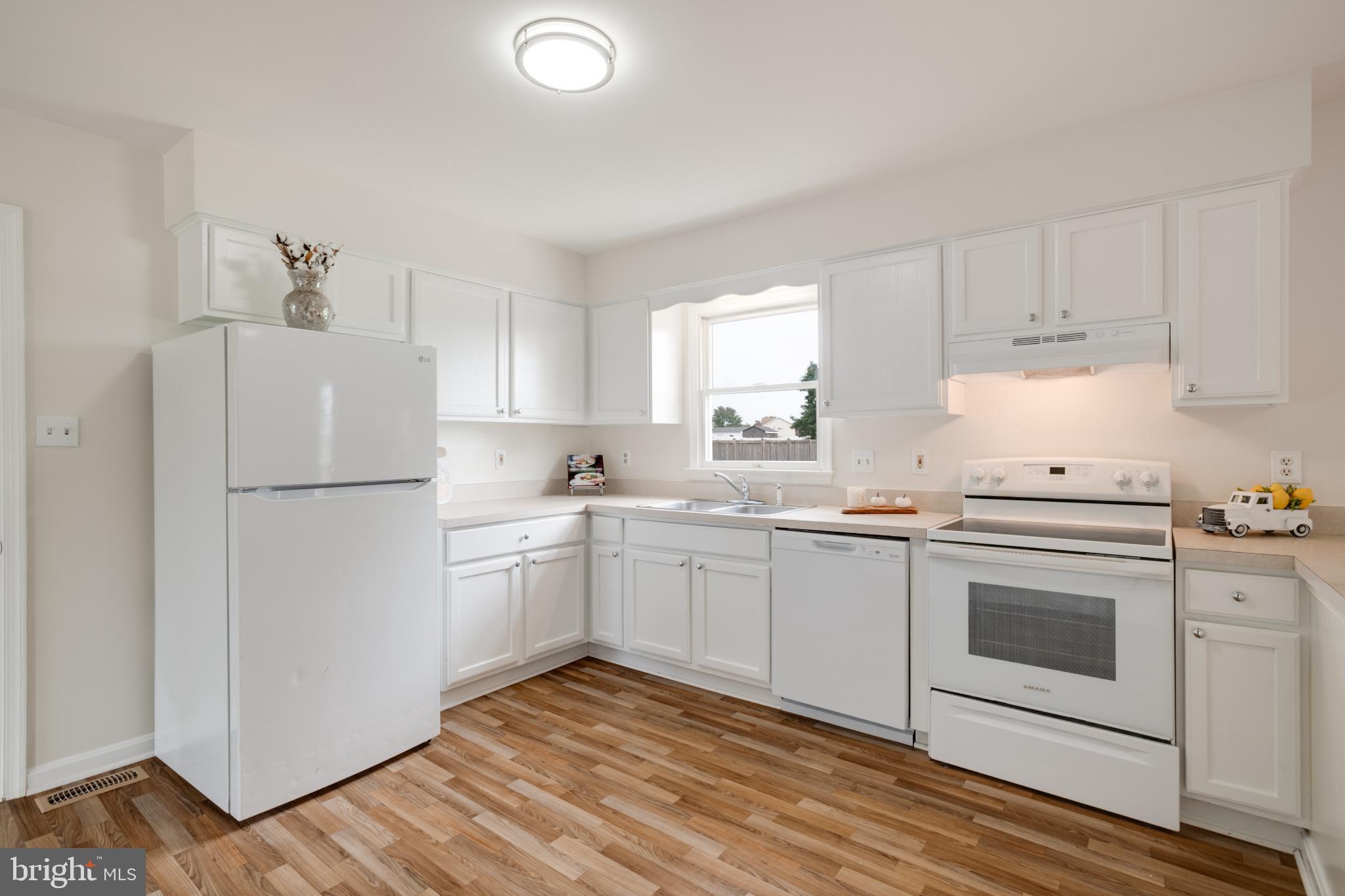 CRESTWOOD KNOLLS PH 1 - Residential