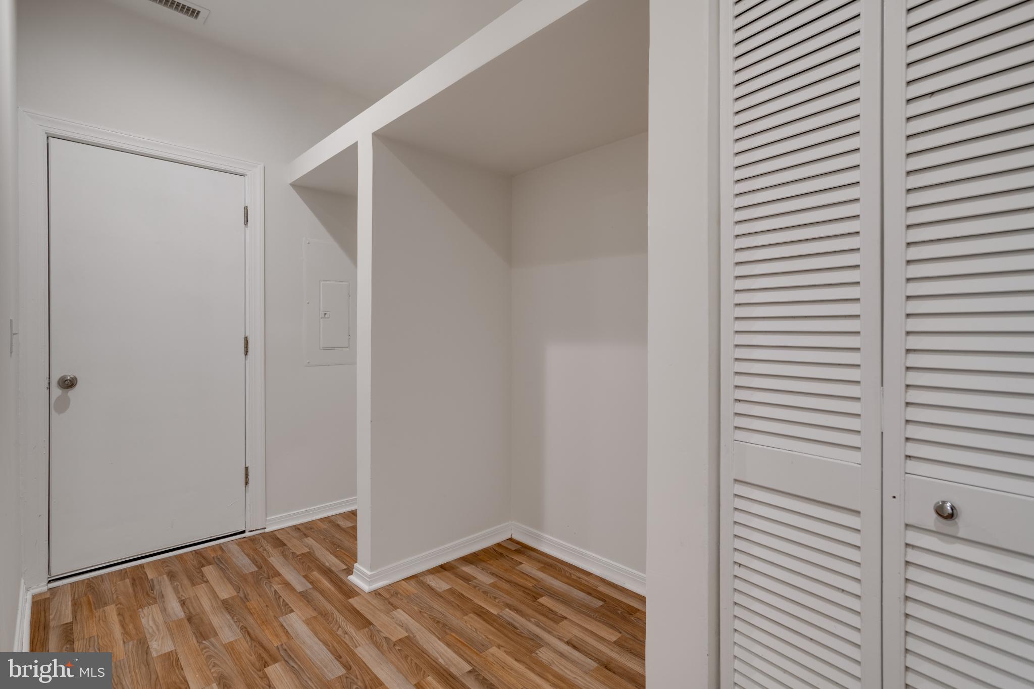 CRESTWOOD KNOLLS PH 1 - Residential