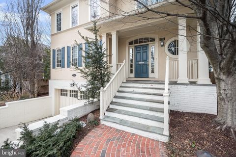 Photo of 7104 Clarden Road, BETHESDA, MD 20814 (MLS # MDMC2163086) Photo of 7104 Clarden Road, BETHESDA, MD 20814 (MLS # MDMC2163086)