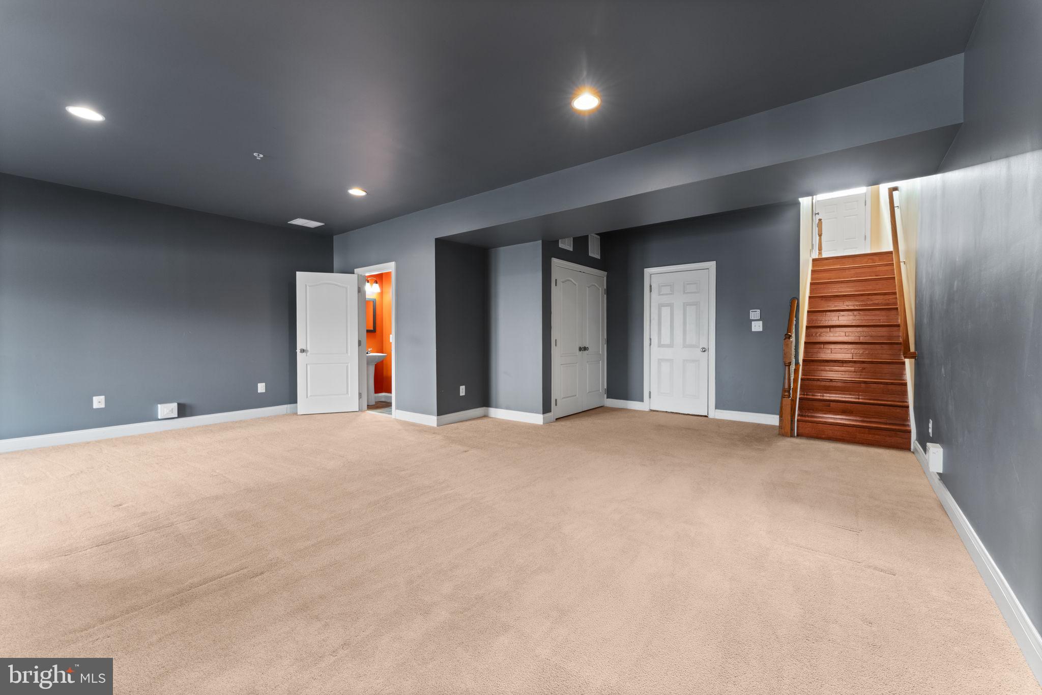 MARLBORO RIDGE - Residential