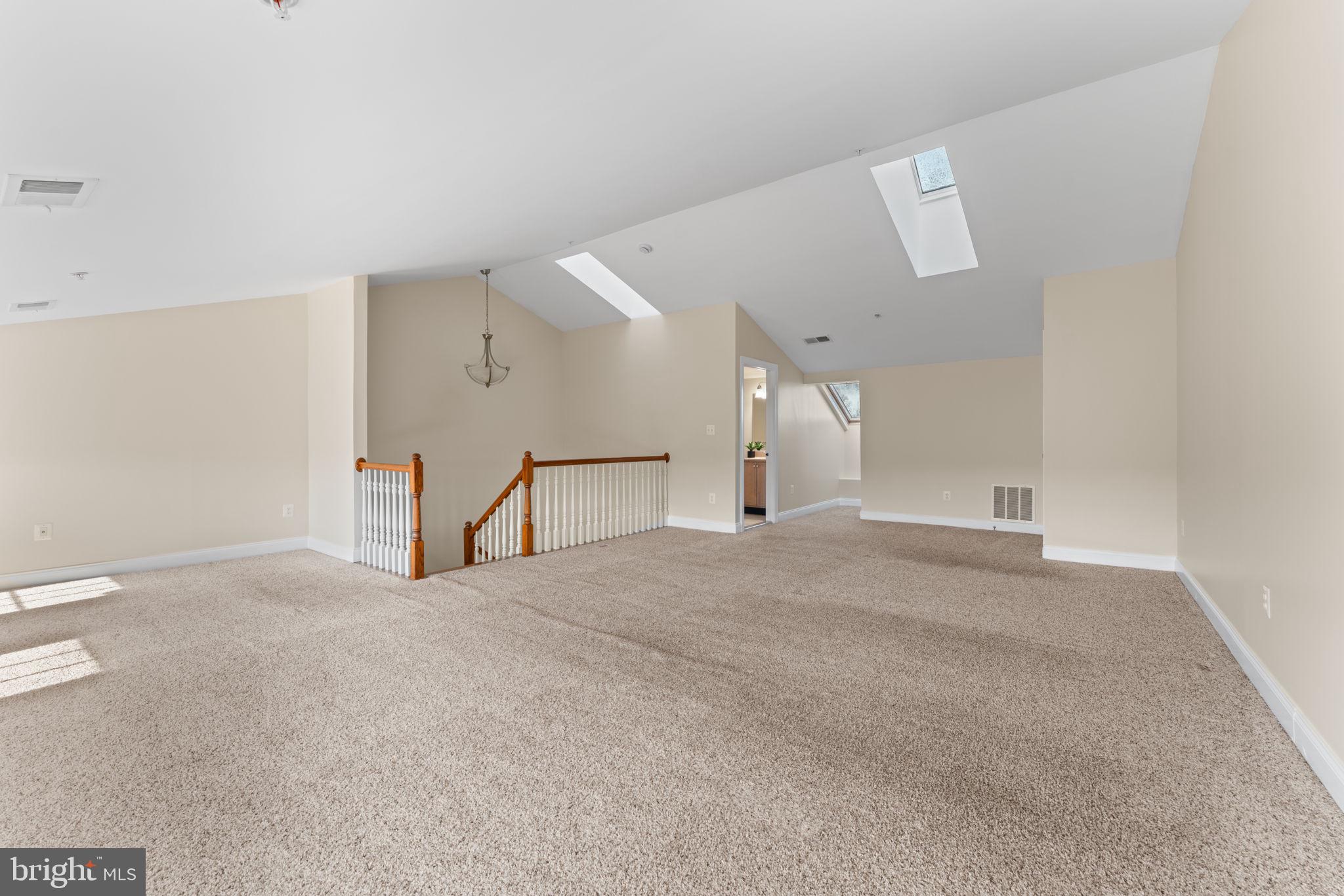 MARLBORO RIDGE - Residential