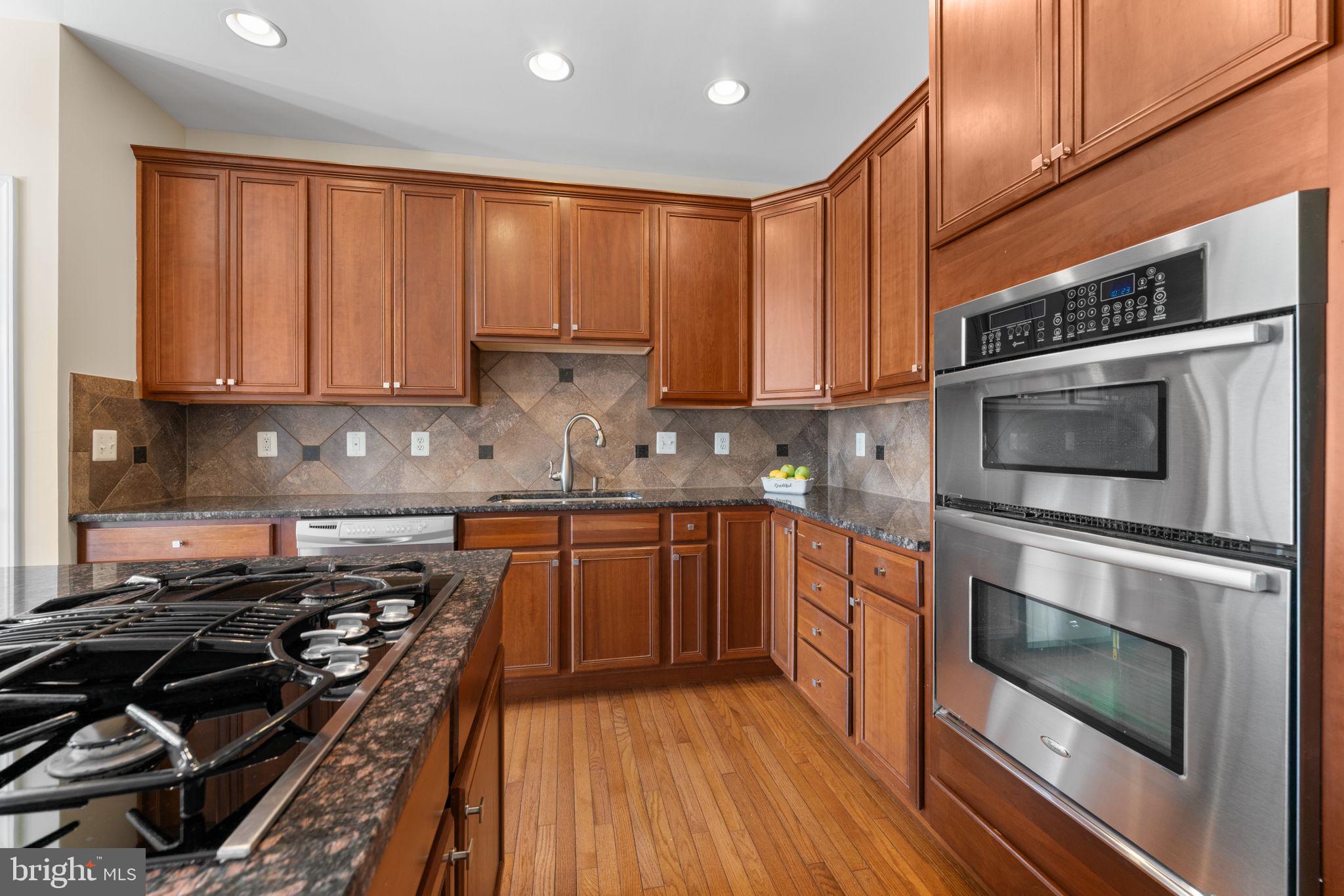 MARLBORO RIDGE - Residential