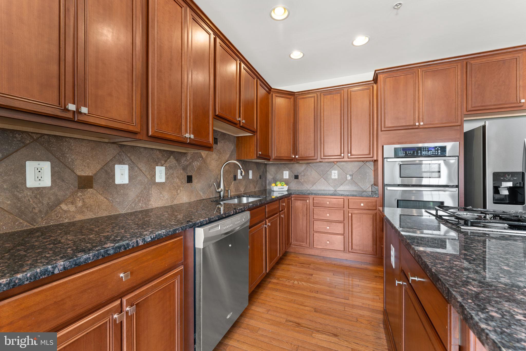 MARLBORO RIDGE - Residential