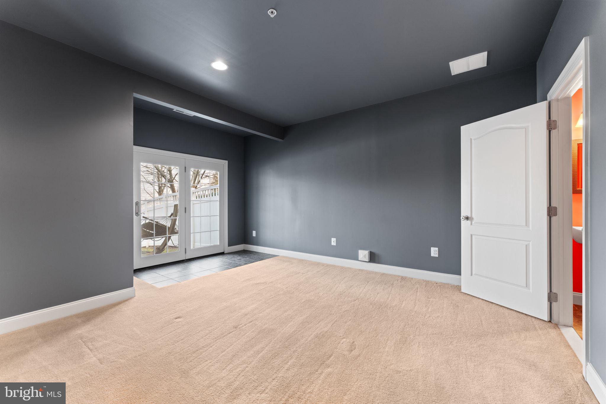 MARLBORO RIDGE - Residential