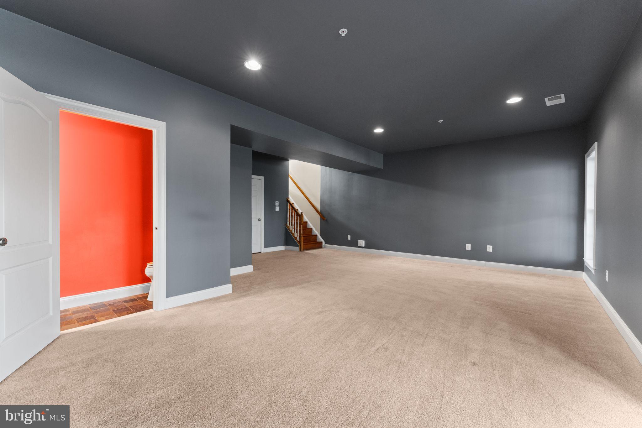 MARLBORO RIDGE - Residential