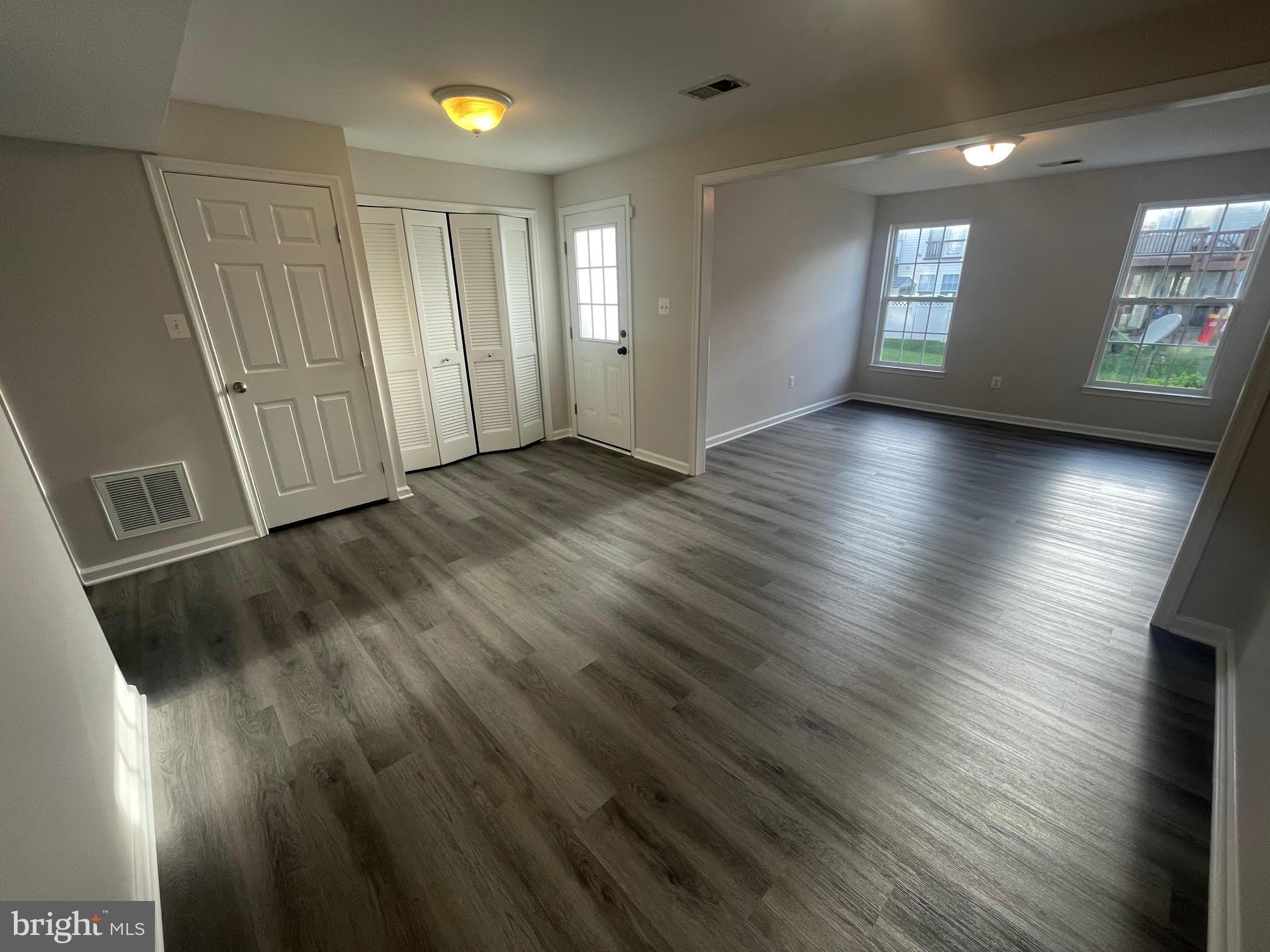 LAKELAND PLACE - Residential