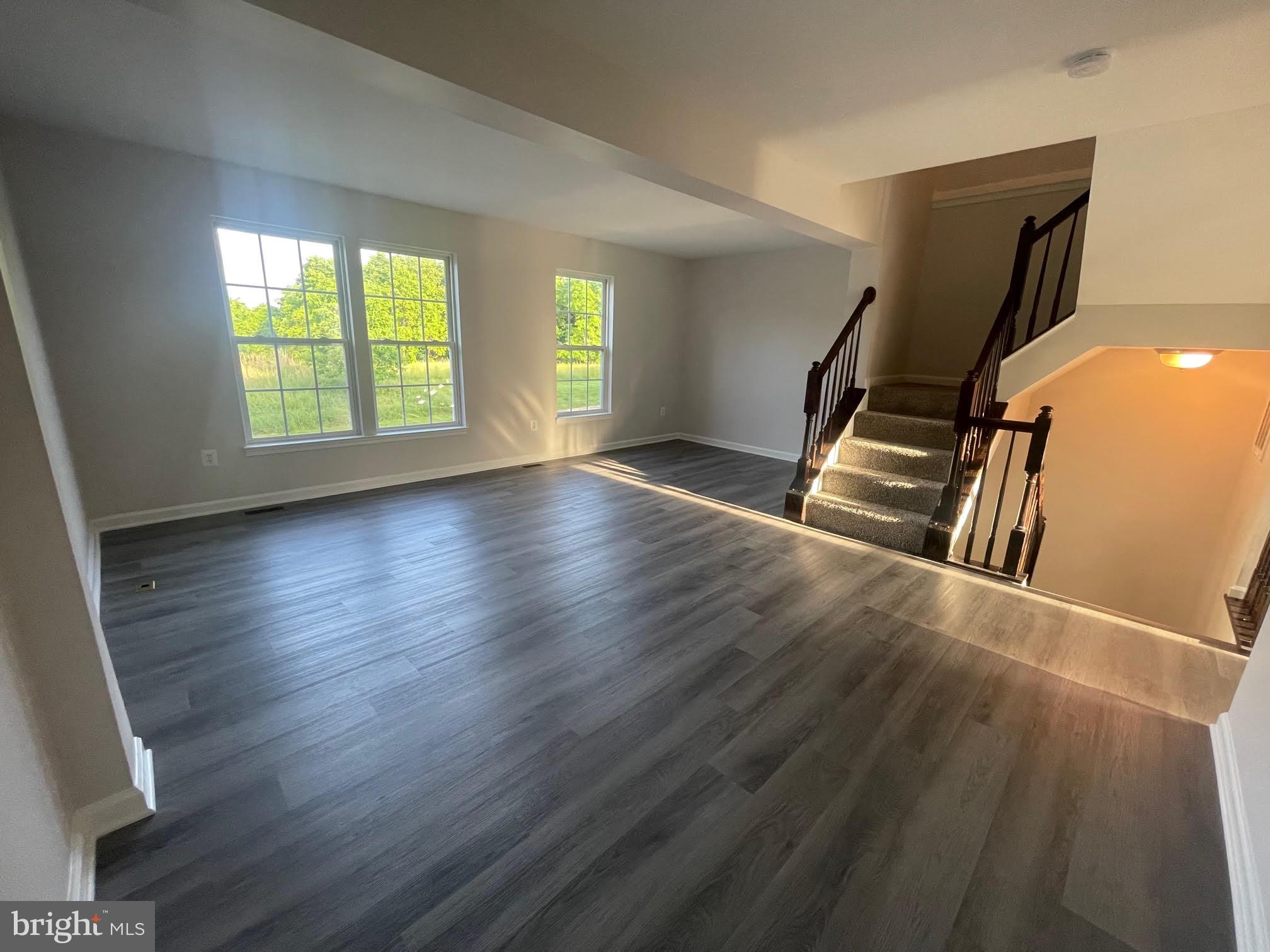 LAKELAND PLACE - Residential