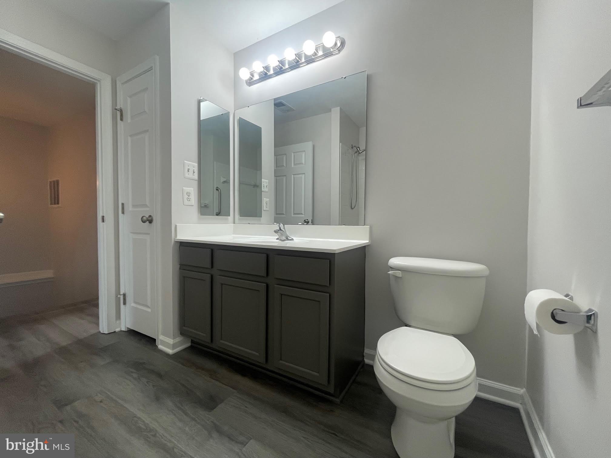 LAKELAND PLACE - Residential