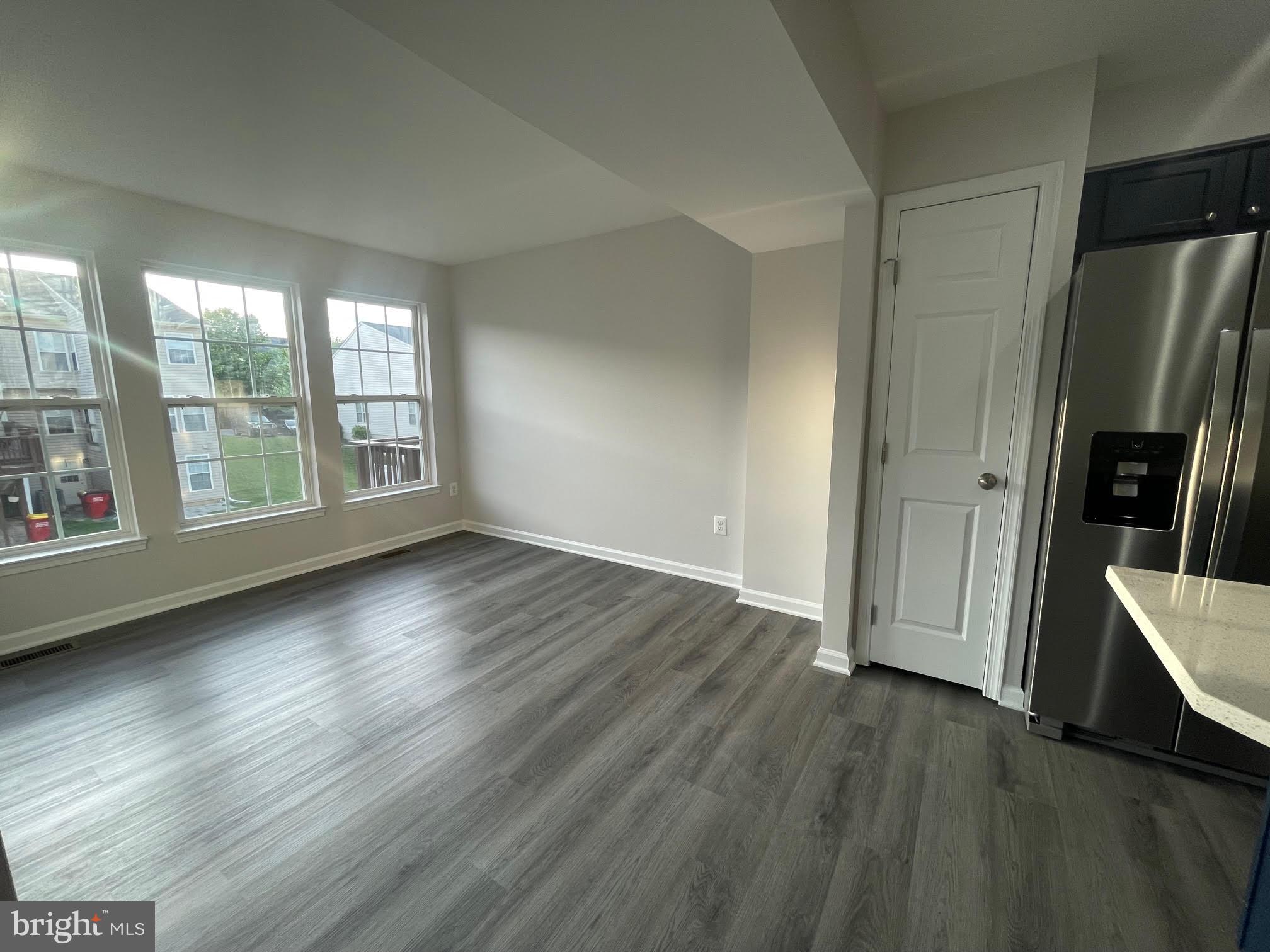 LAKELAND PLACE - Residential