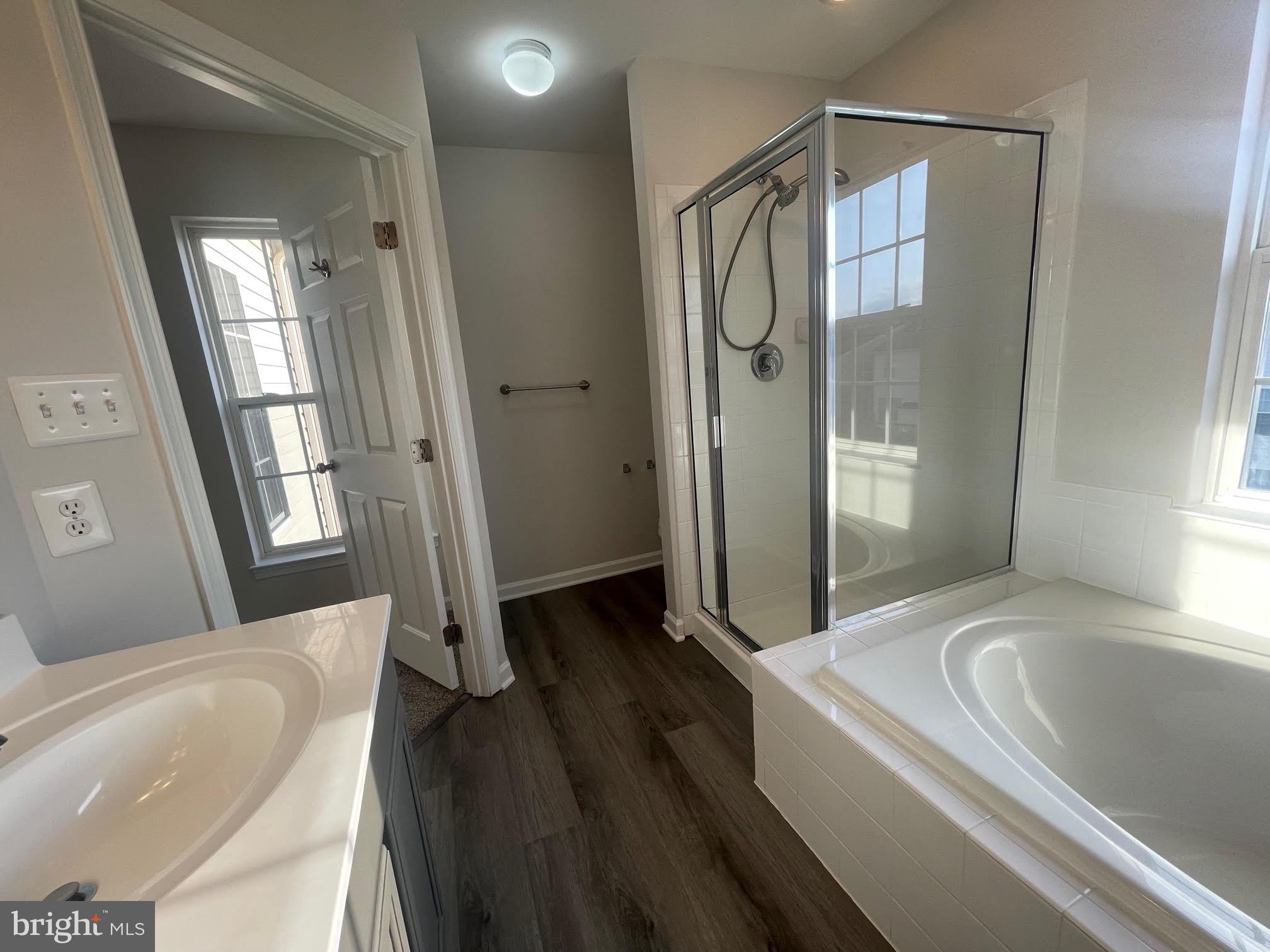 LAKELAND PLACE - Residential