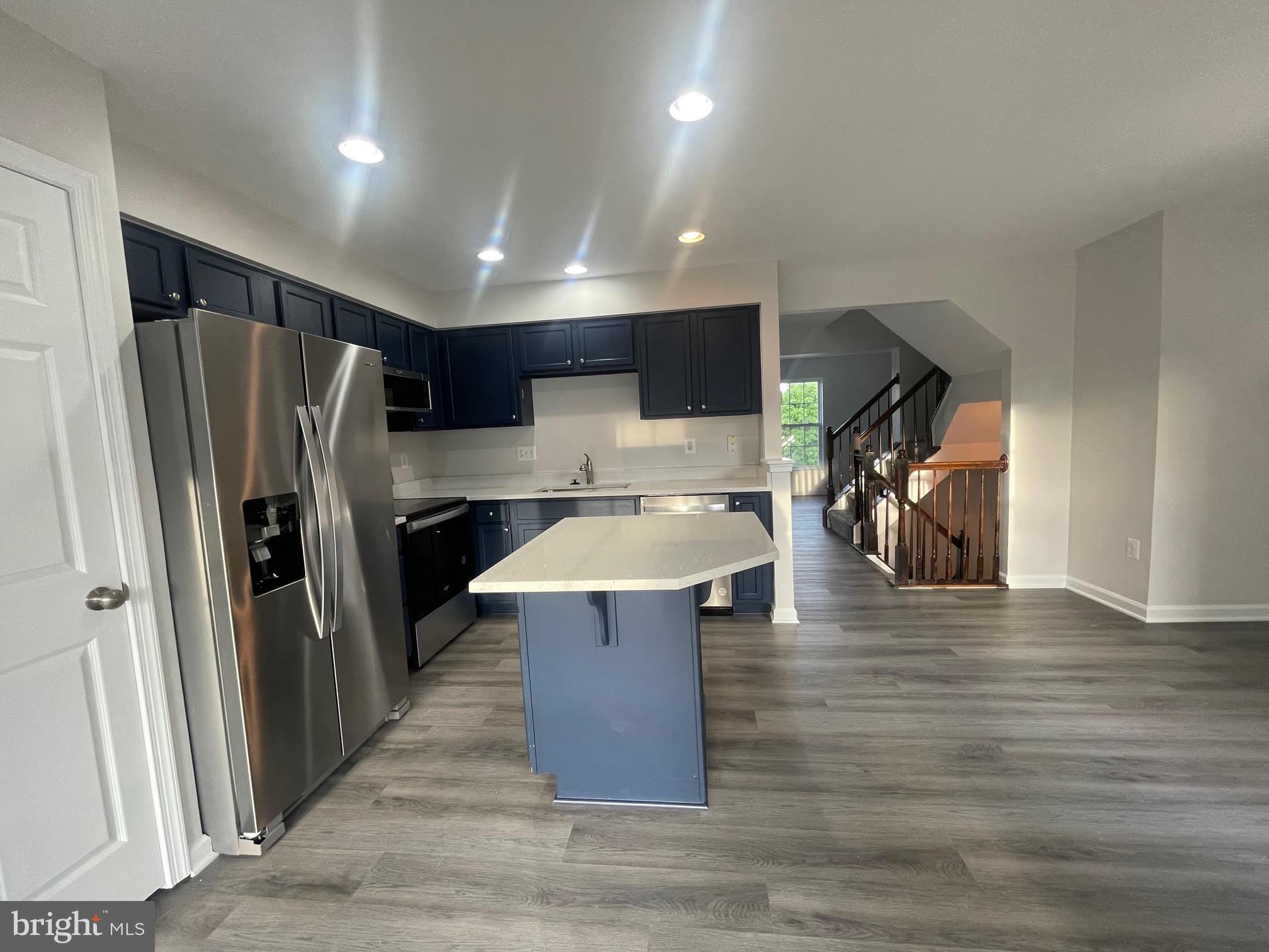 LAKELAND PLACE - Residential