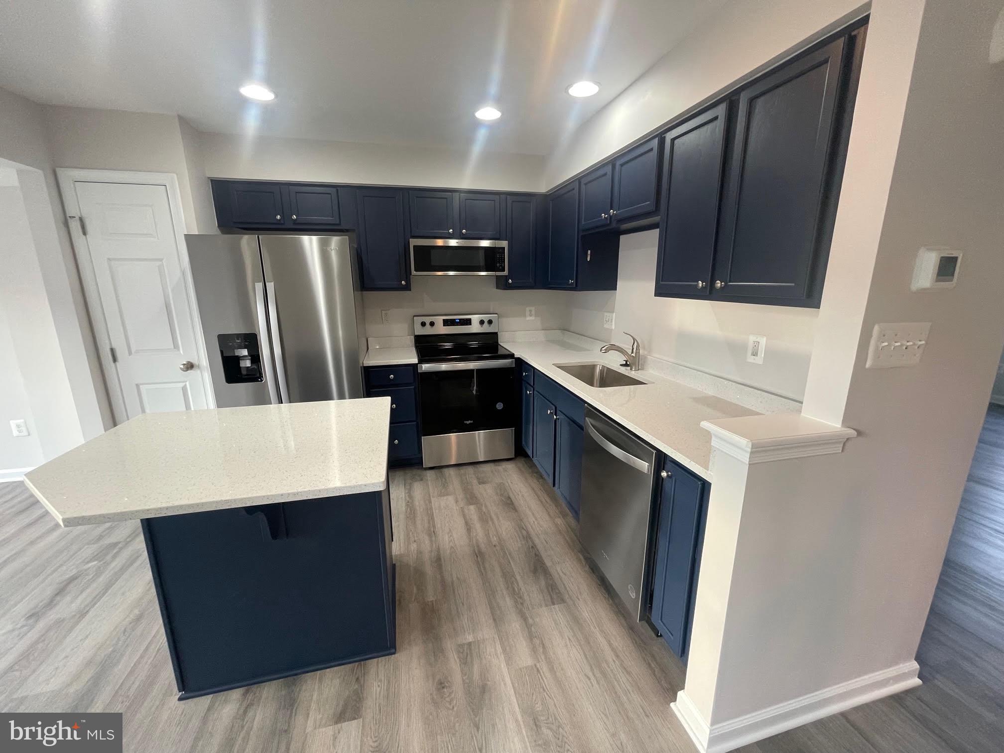 LAKELAND PLACE - Residential