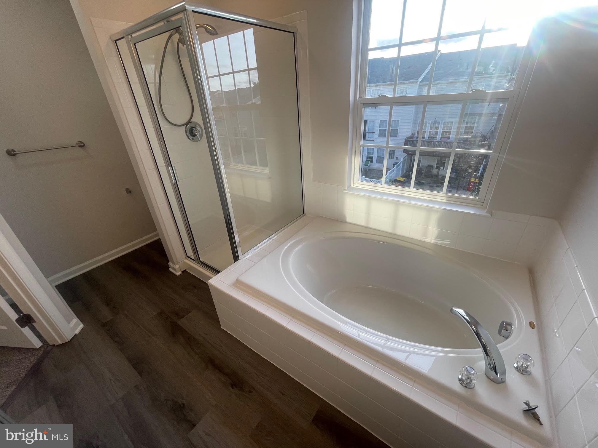 LAKELAND PLACE - Residential