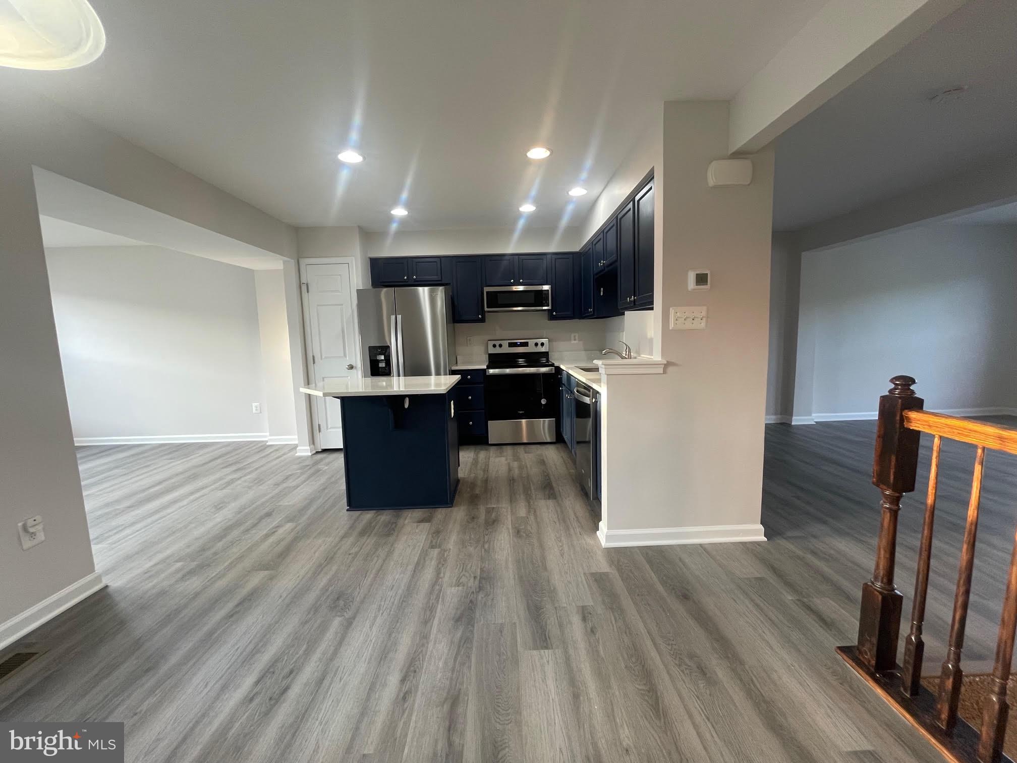 LAKELAND PLACE - Residential