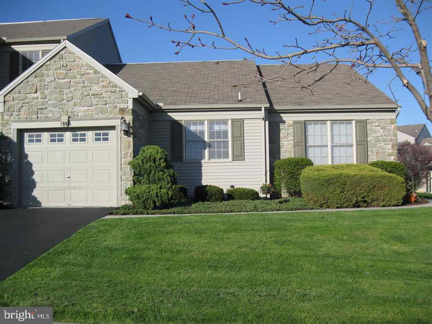 Popular ranch end unit in desirable Deer Run.  Enjoy 1 floor carefree living in this bright home with huge master suite including 2 large walk in closets, double vanities, large walk in shower with seat, hardwood foyer and patio off living room. Rear faces spacious common area.  Close to medical center.