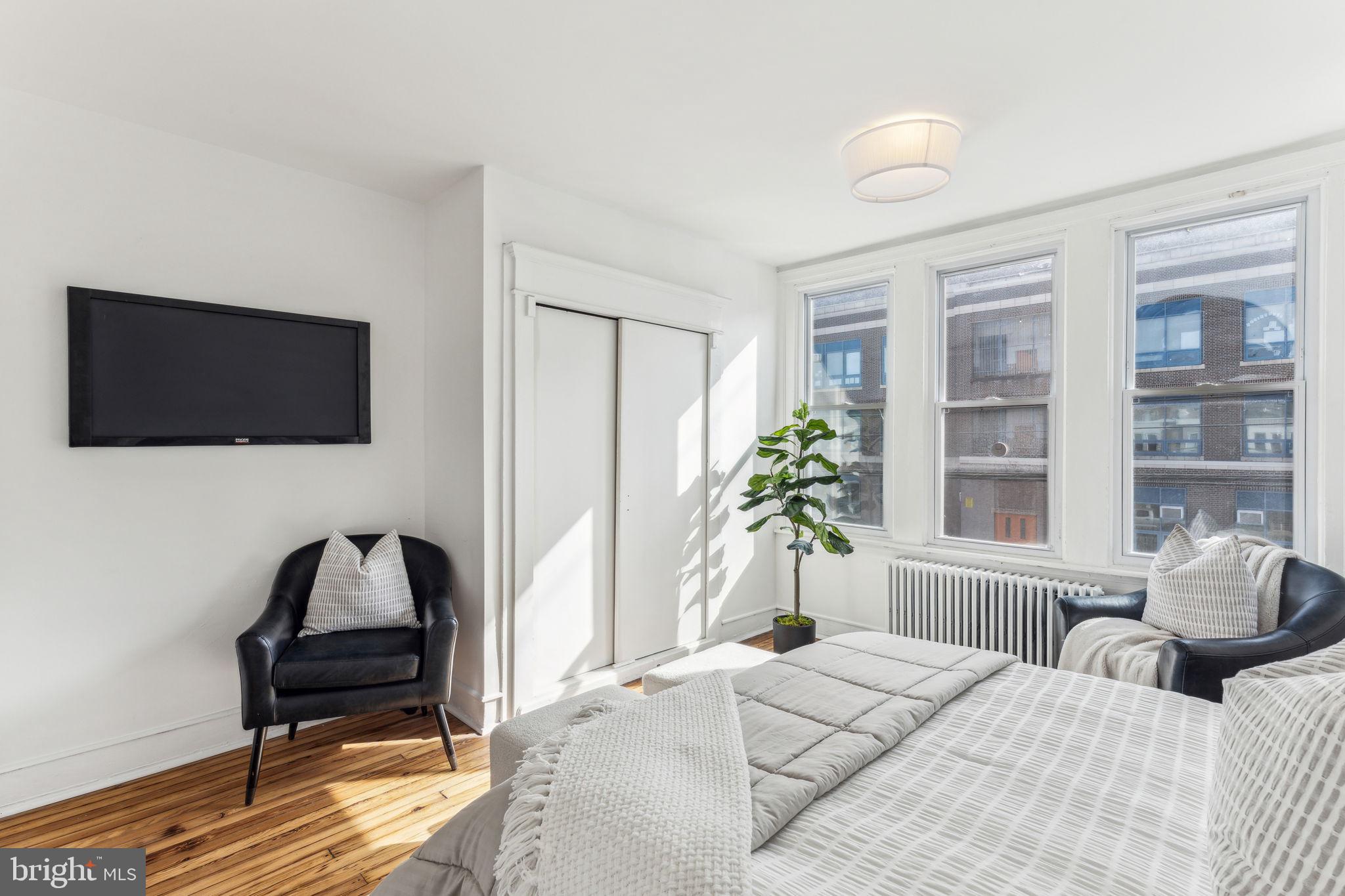 PORT RICHMOND - Residential Lease