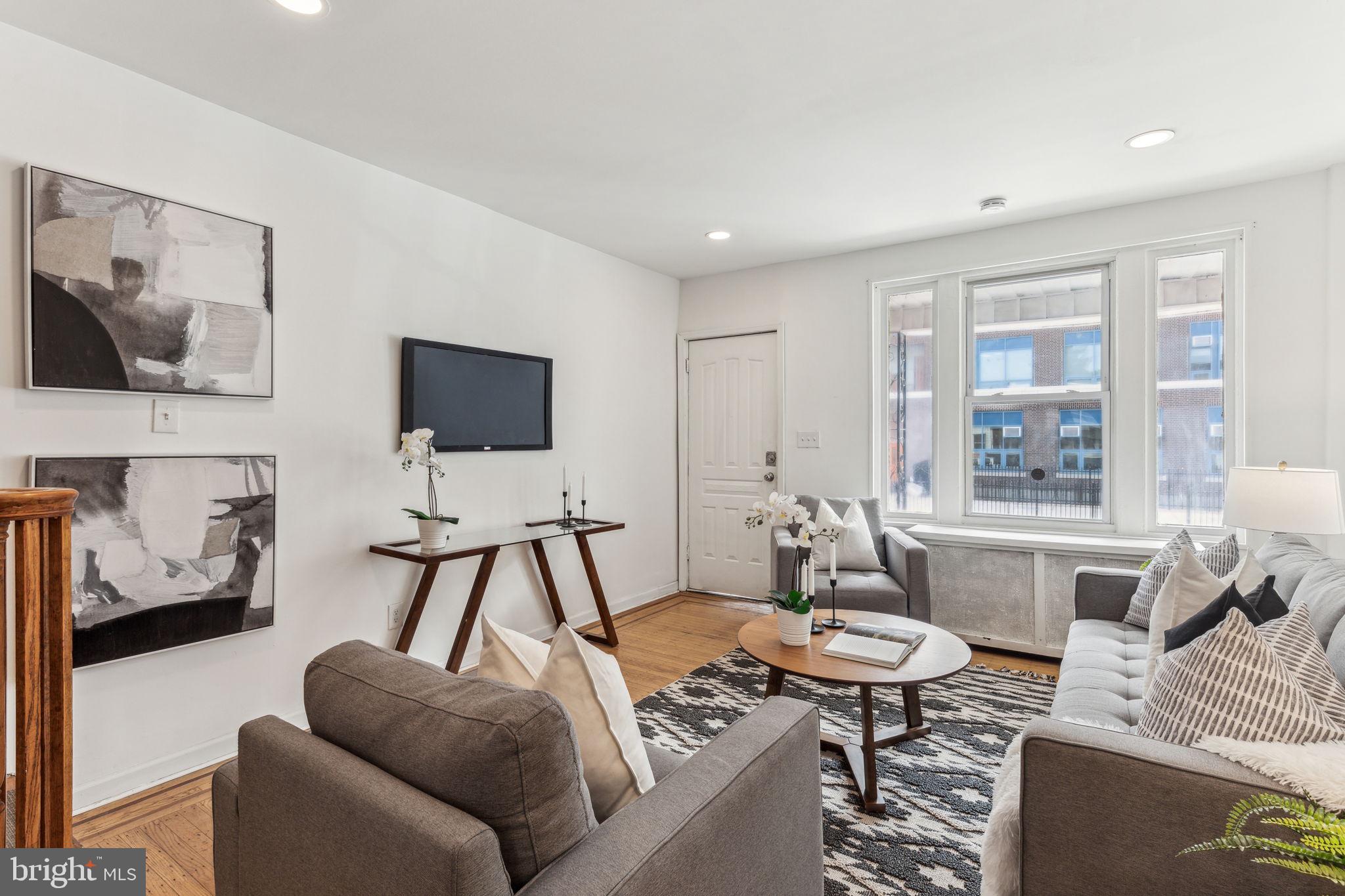 PORT RICHMOND - Residential Lease