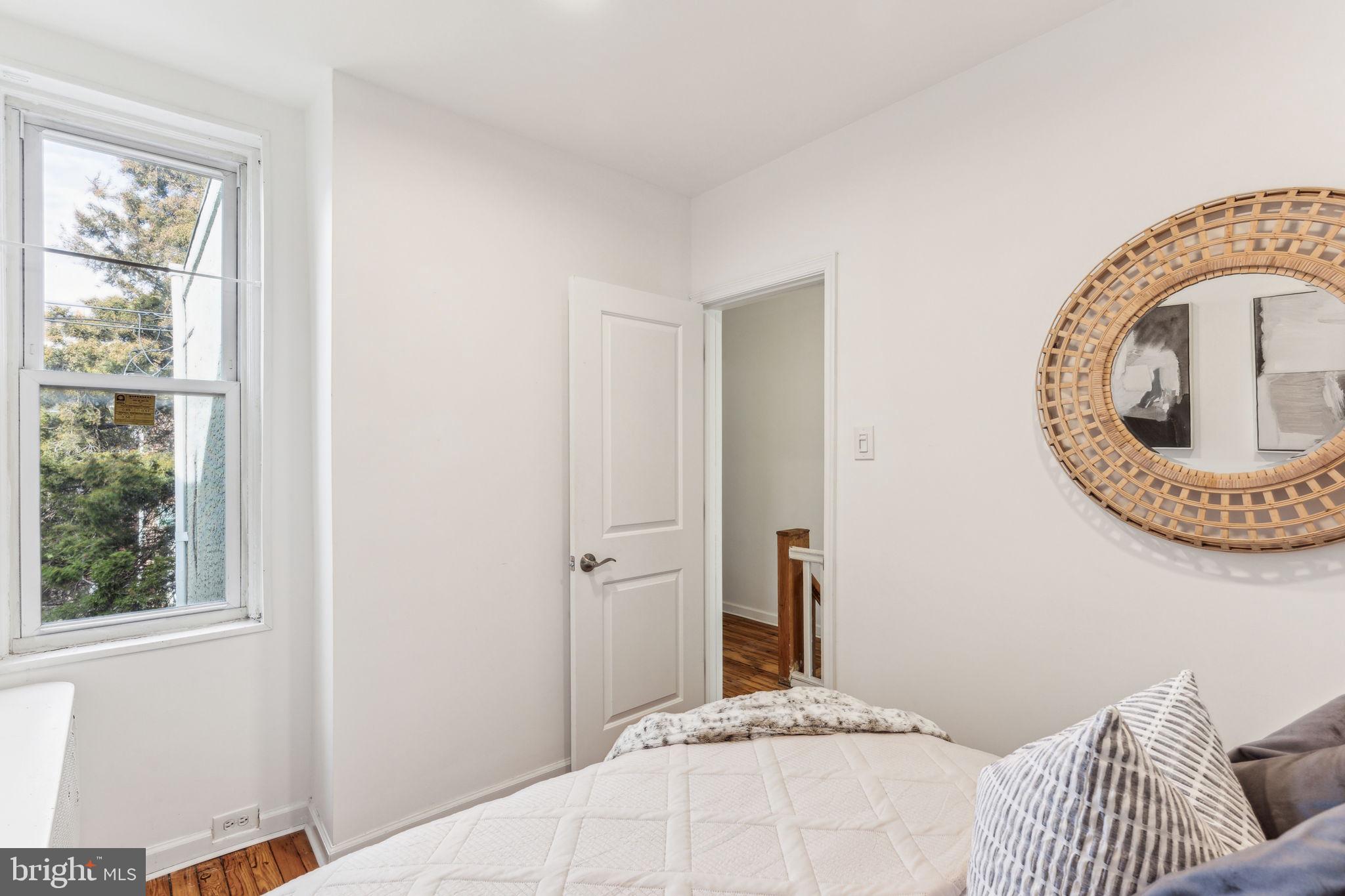 PORT RICHMOND - Residential Lease