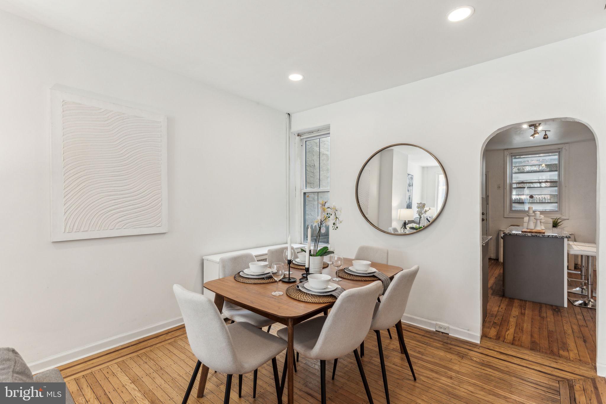 PORT RICHMOND - Residential Lease