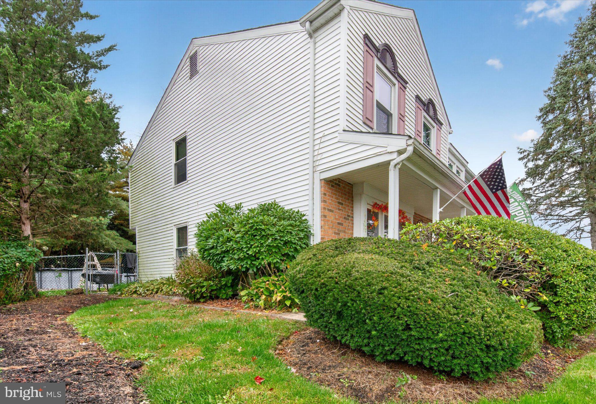 3045 MEREDITH PLACE