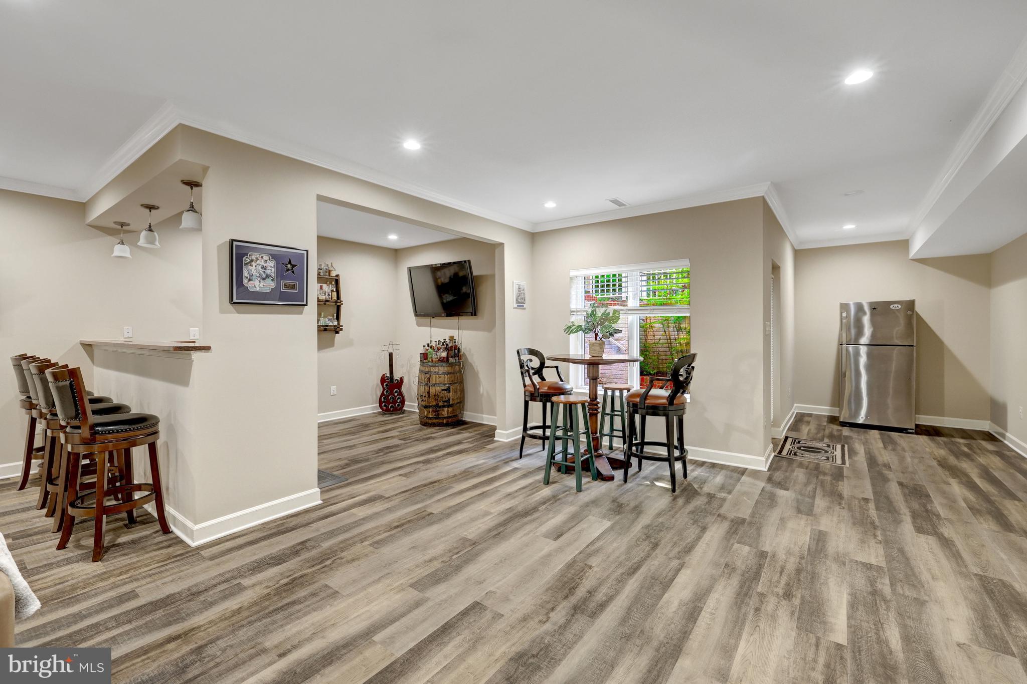 HUNTERS END - Residential