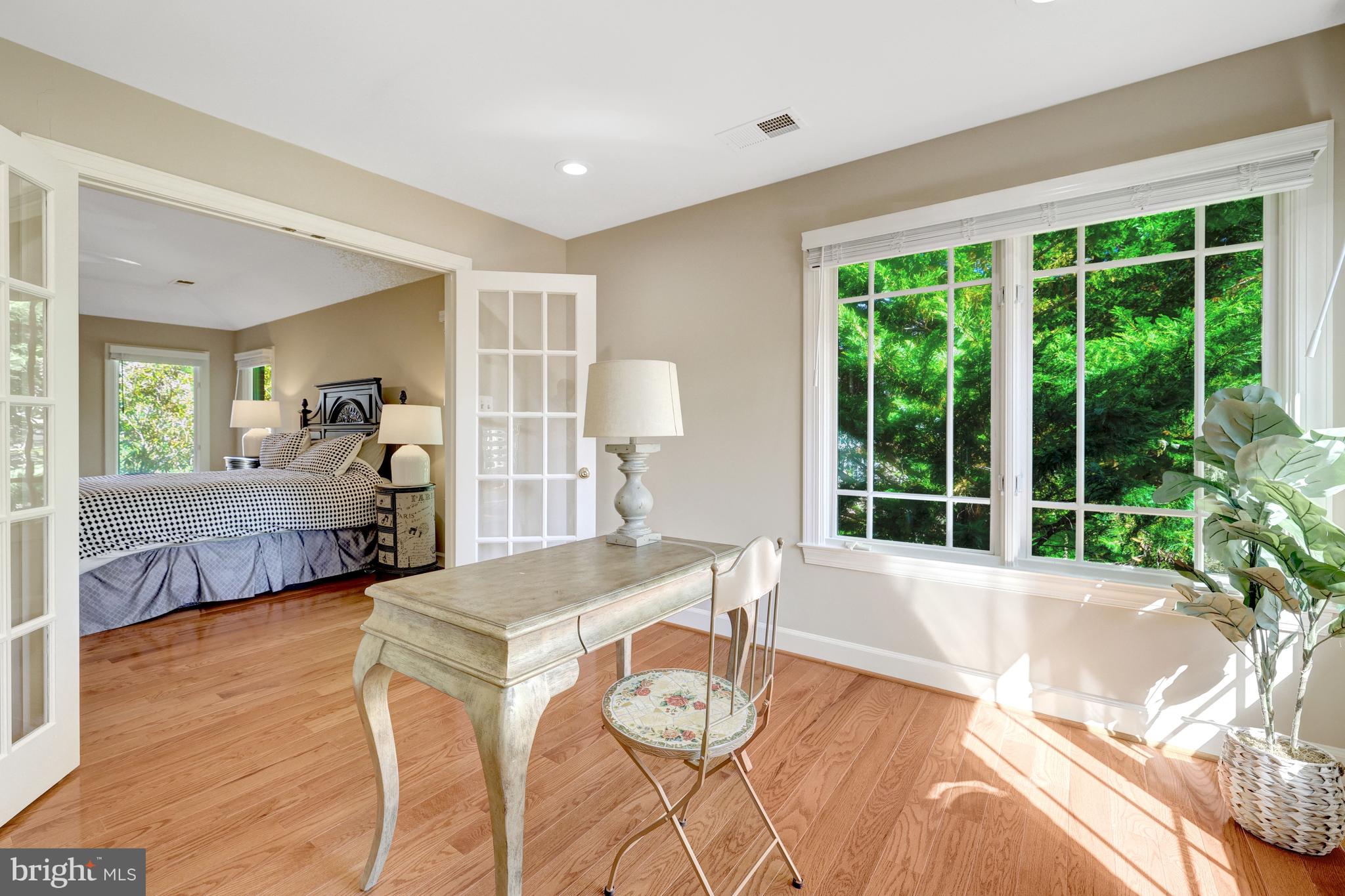 HUNTERS END - Residential