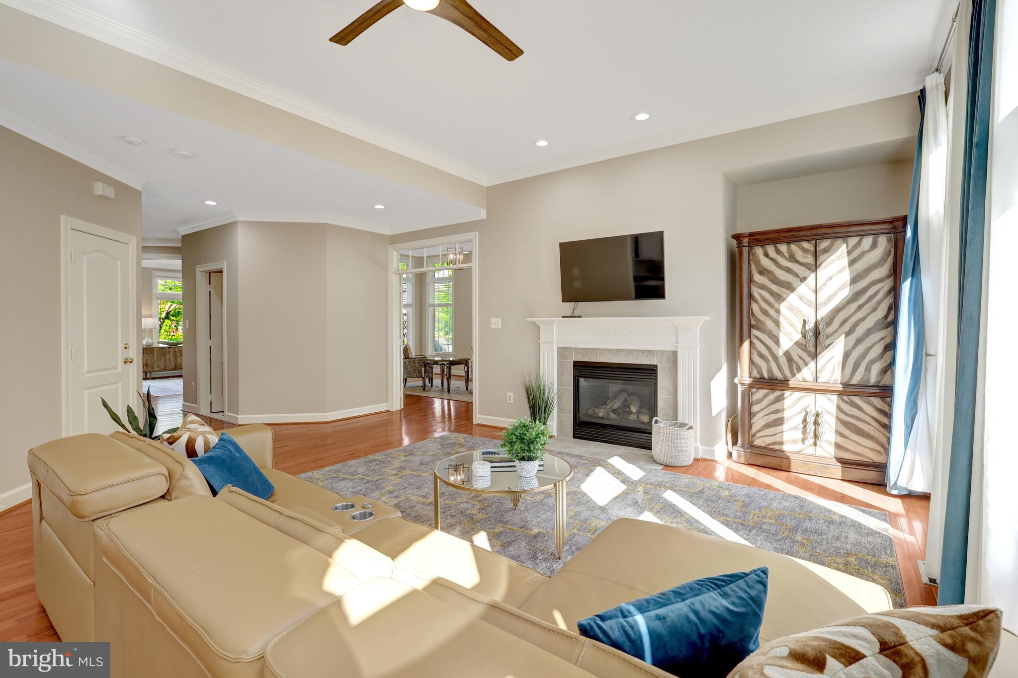 HUNTERS END - Residential