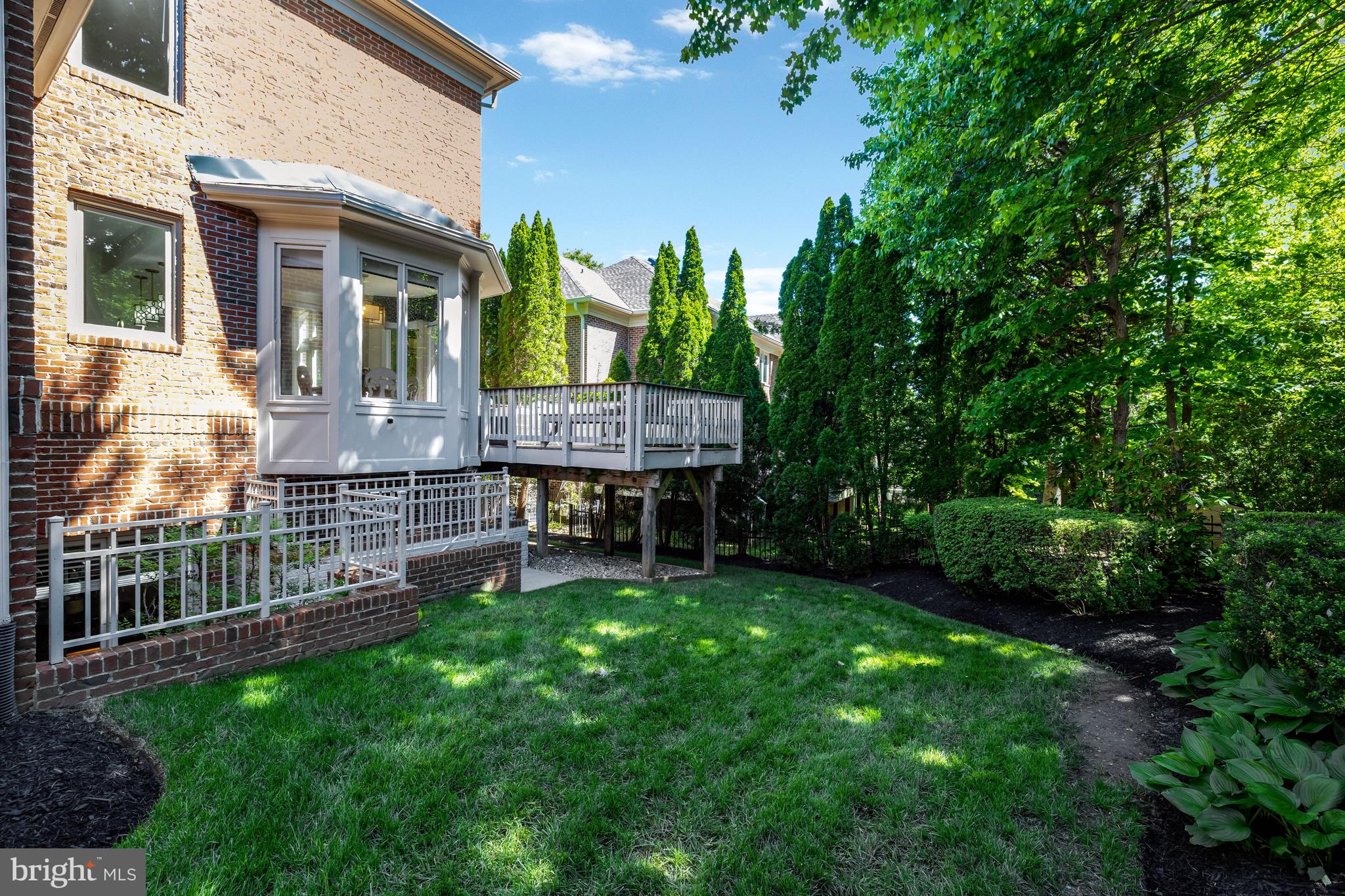 HUNTERS END - Residential