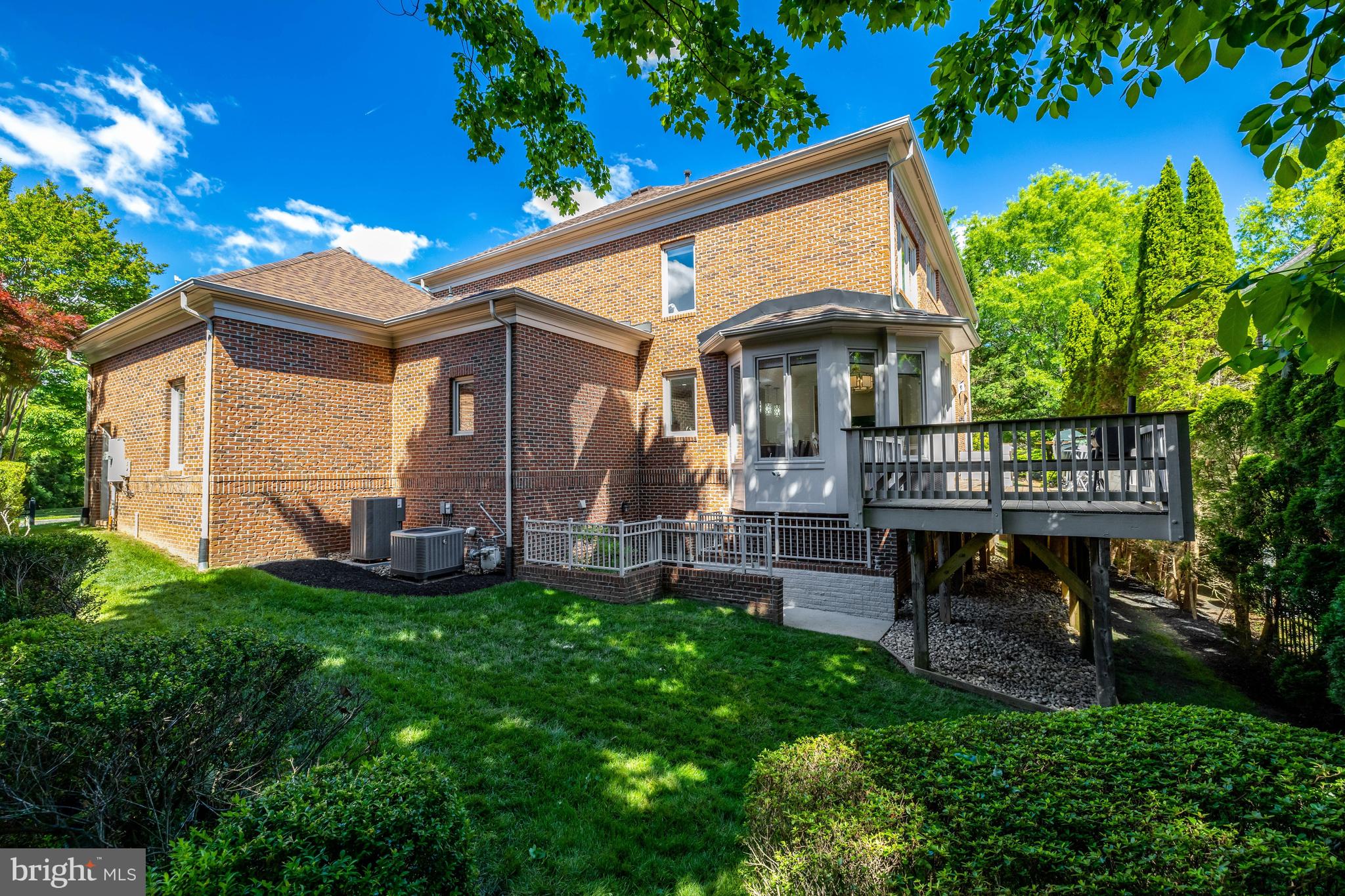 HUNTERS END - Residential