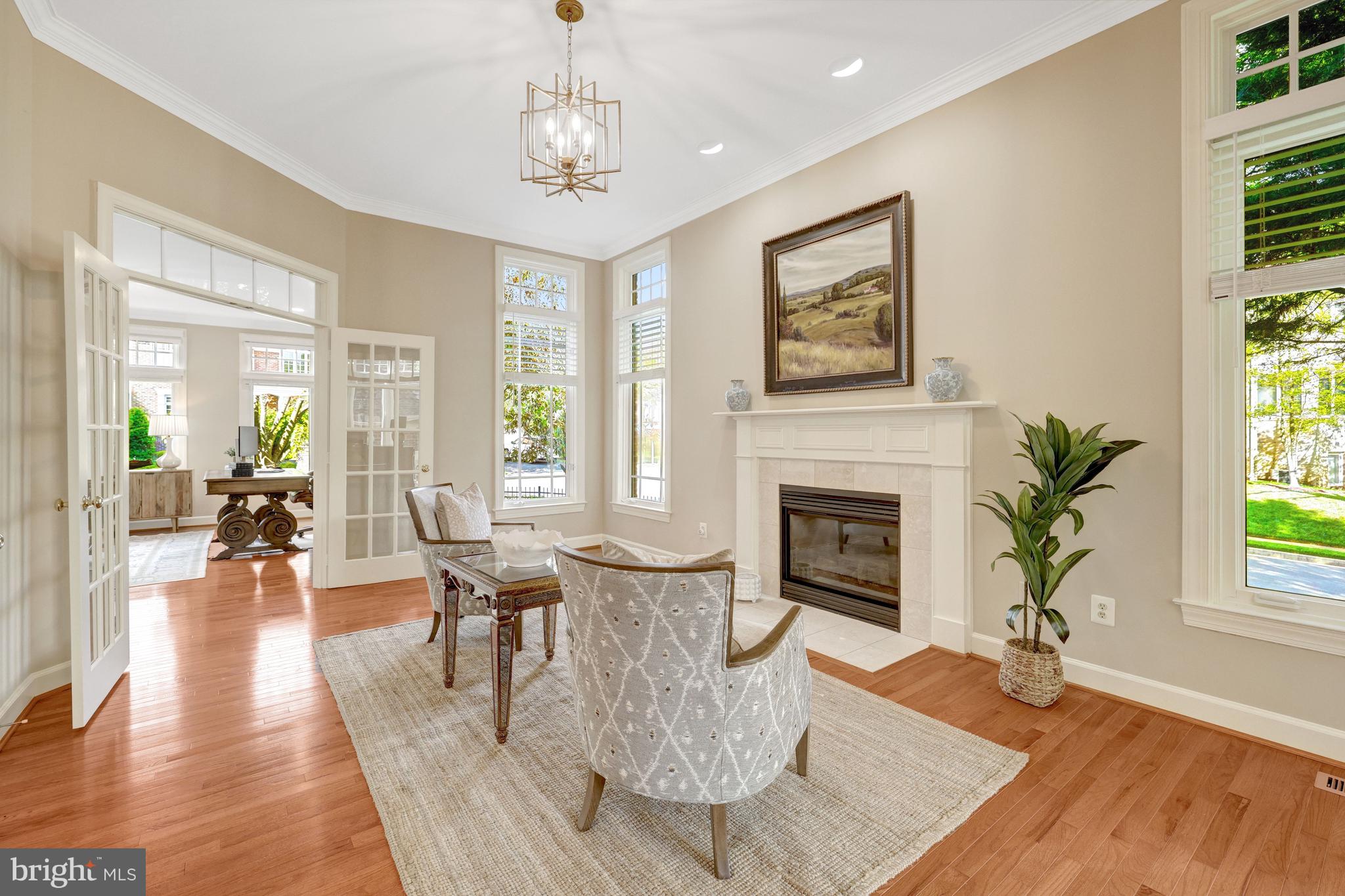 HUNTERS END - Residential