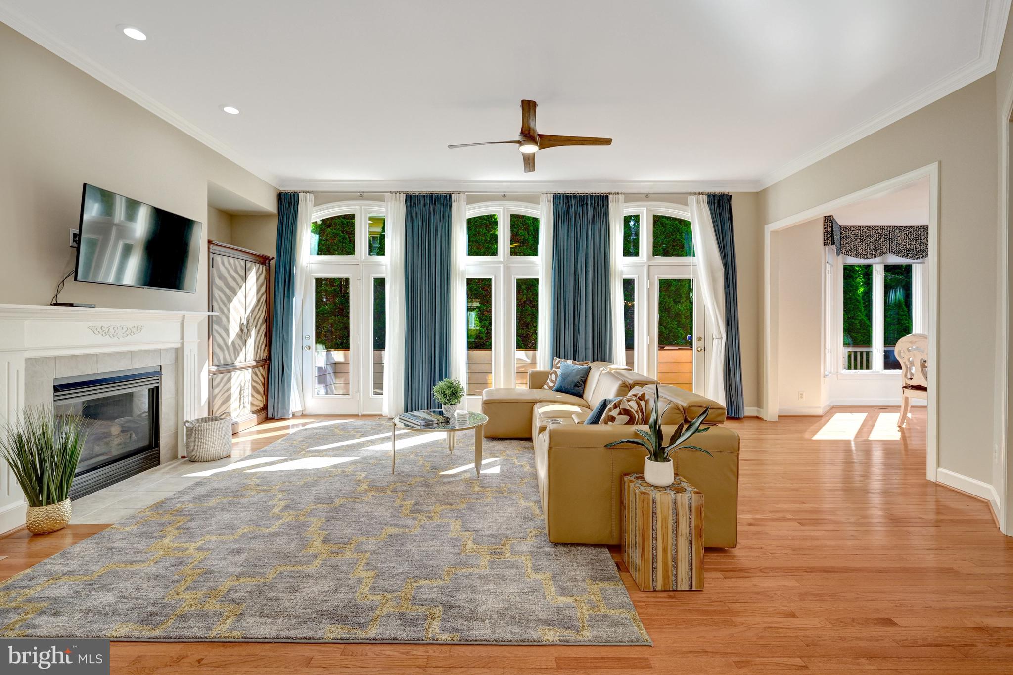 HUNTERS END - Residential