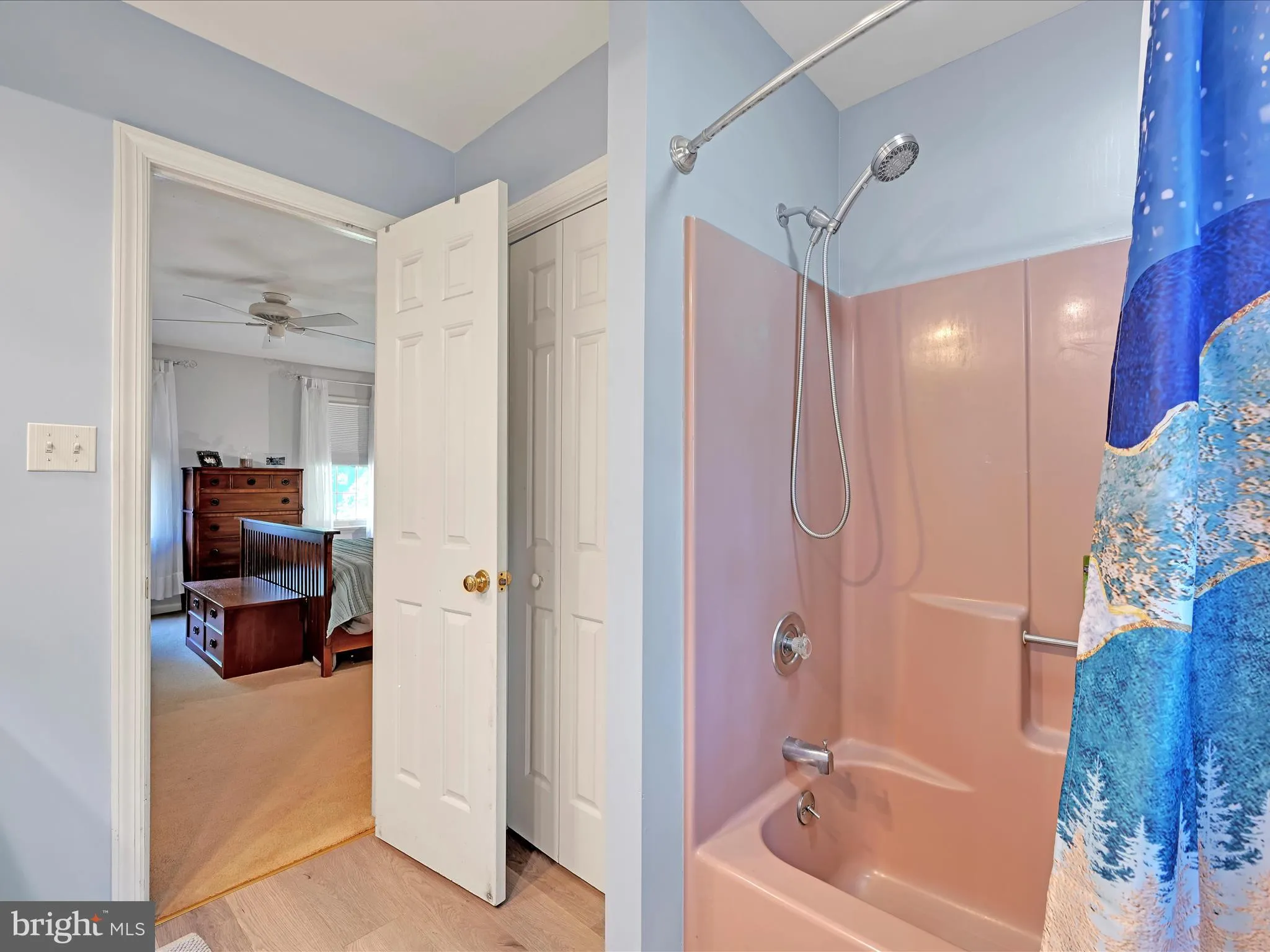 Willow Street, Pennsylvania 17584, United States, 5 Bedrooms Bedrooms, ,3 BathroomsBathrooms,Residential,Pending,175580