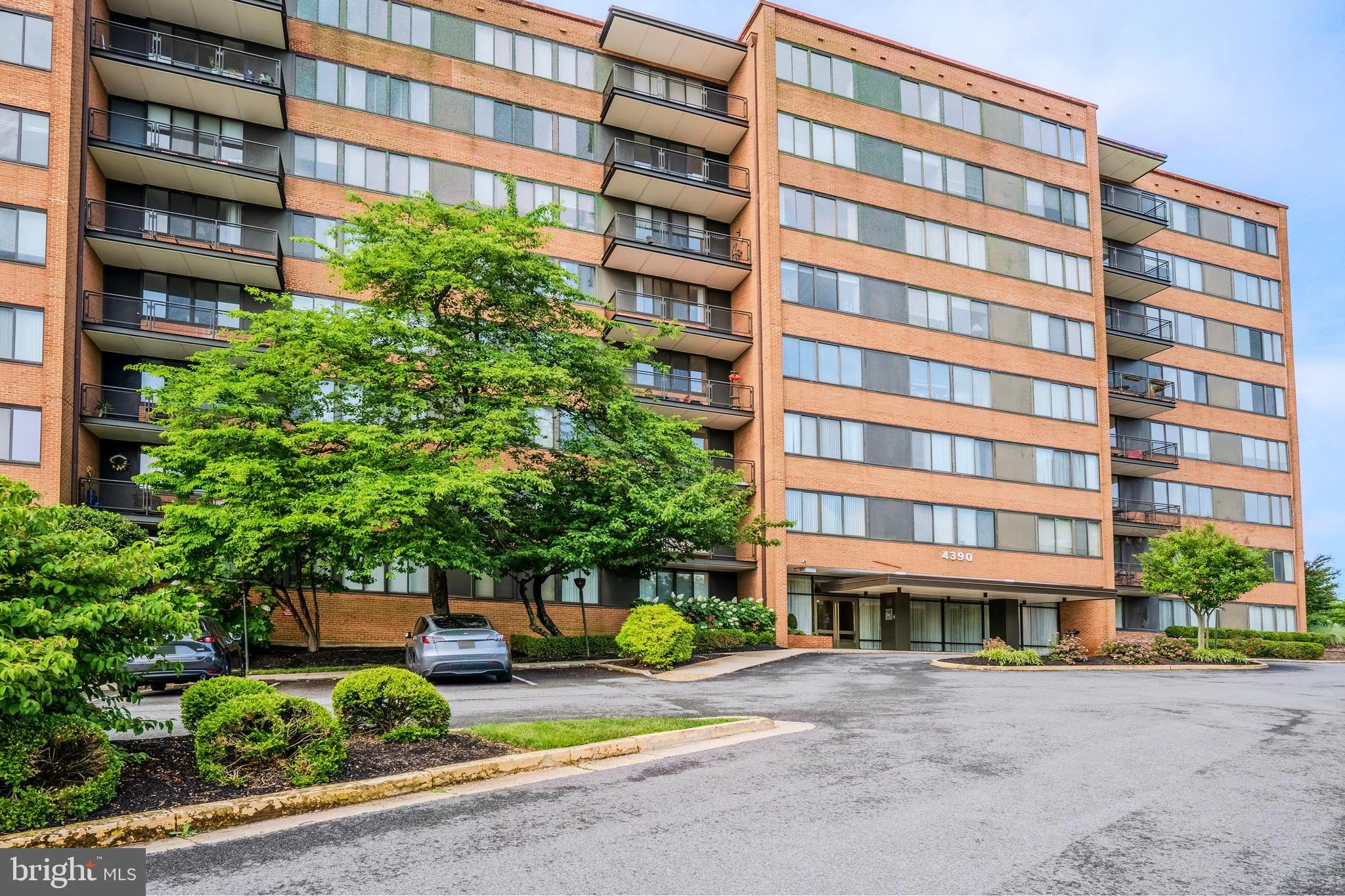 4390 Lorcom Lane Unit 102