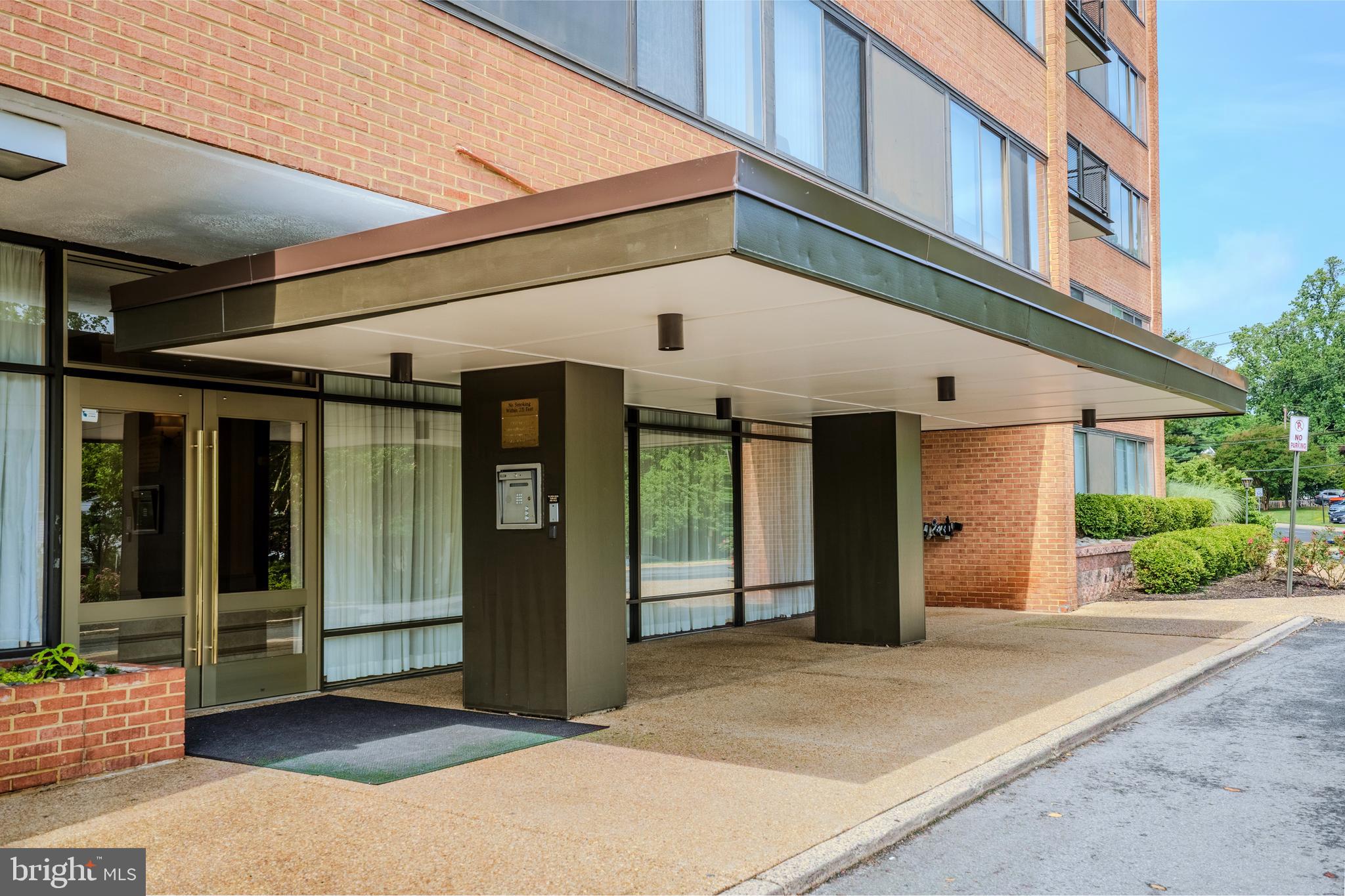 4390 LORCOM LANE 102