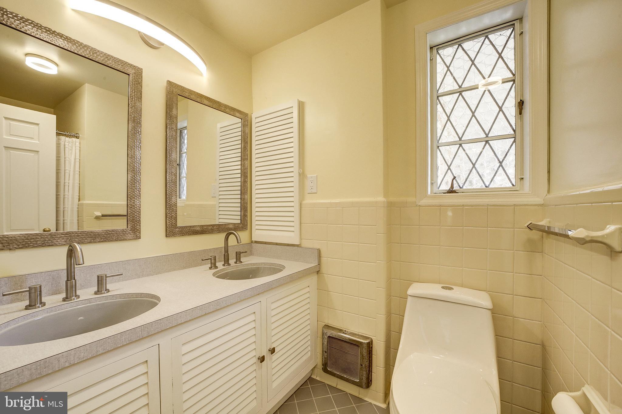 POTOMAC OUTSIDE - Residential Lease