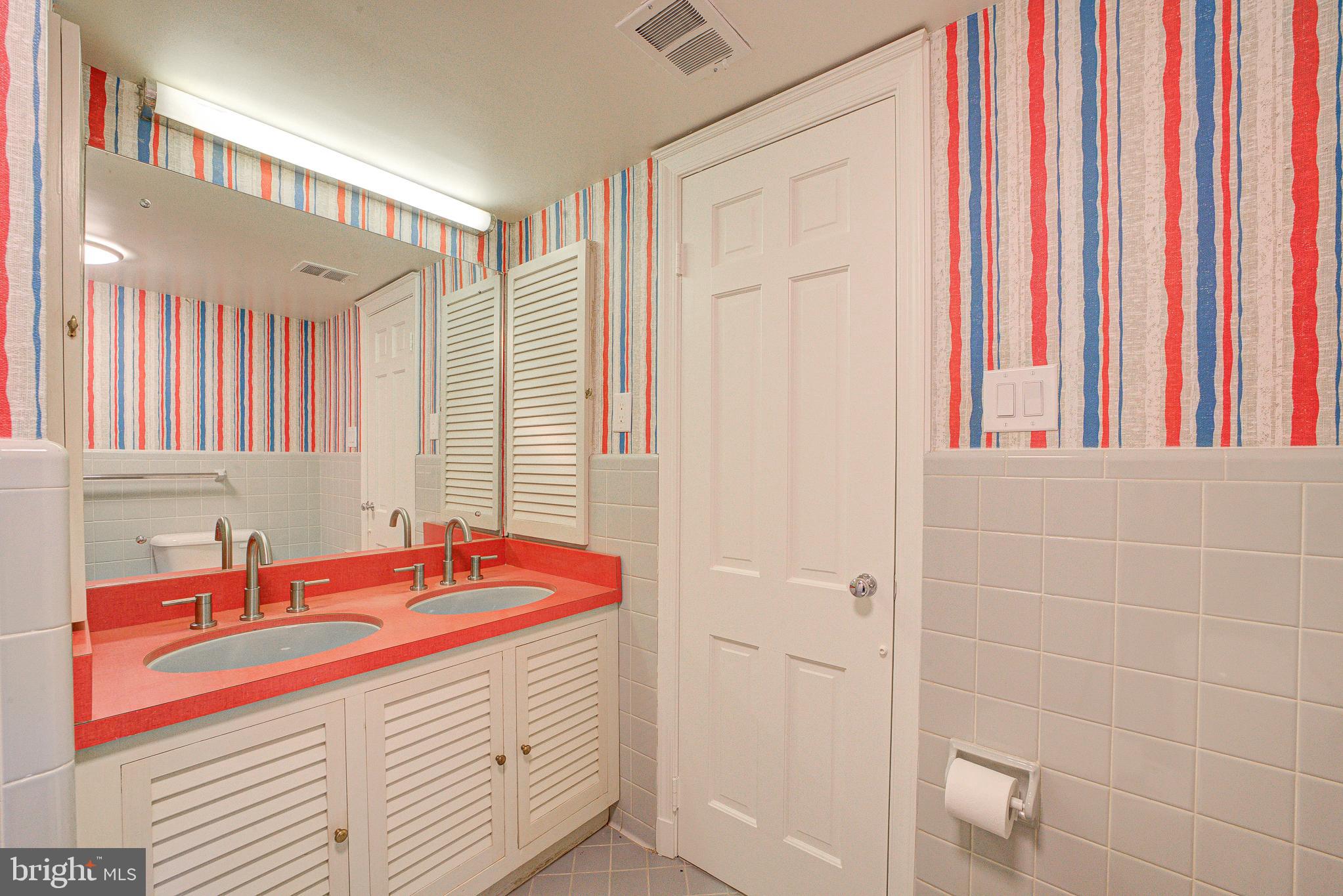 POTOMAC OUTSIDE - Residential Lease