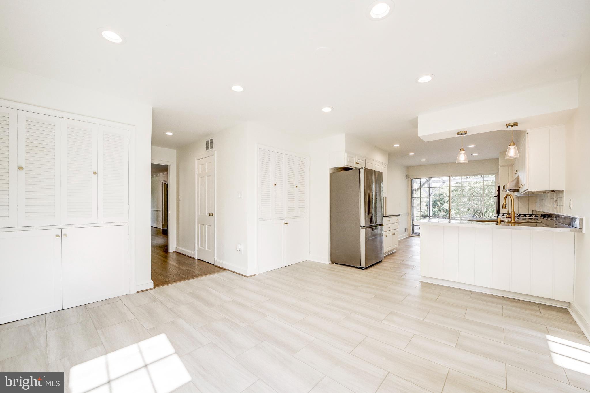 POTOMAC OUTSIDE - Residential Lease