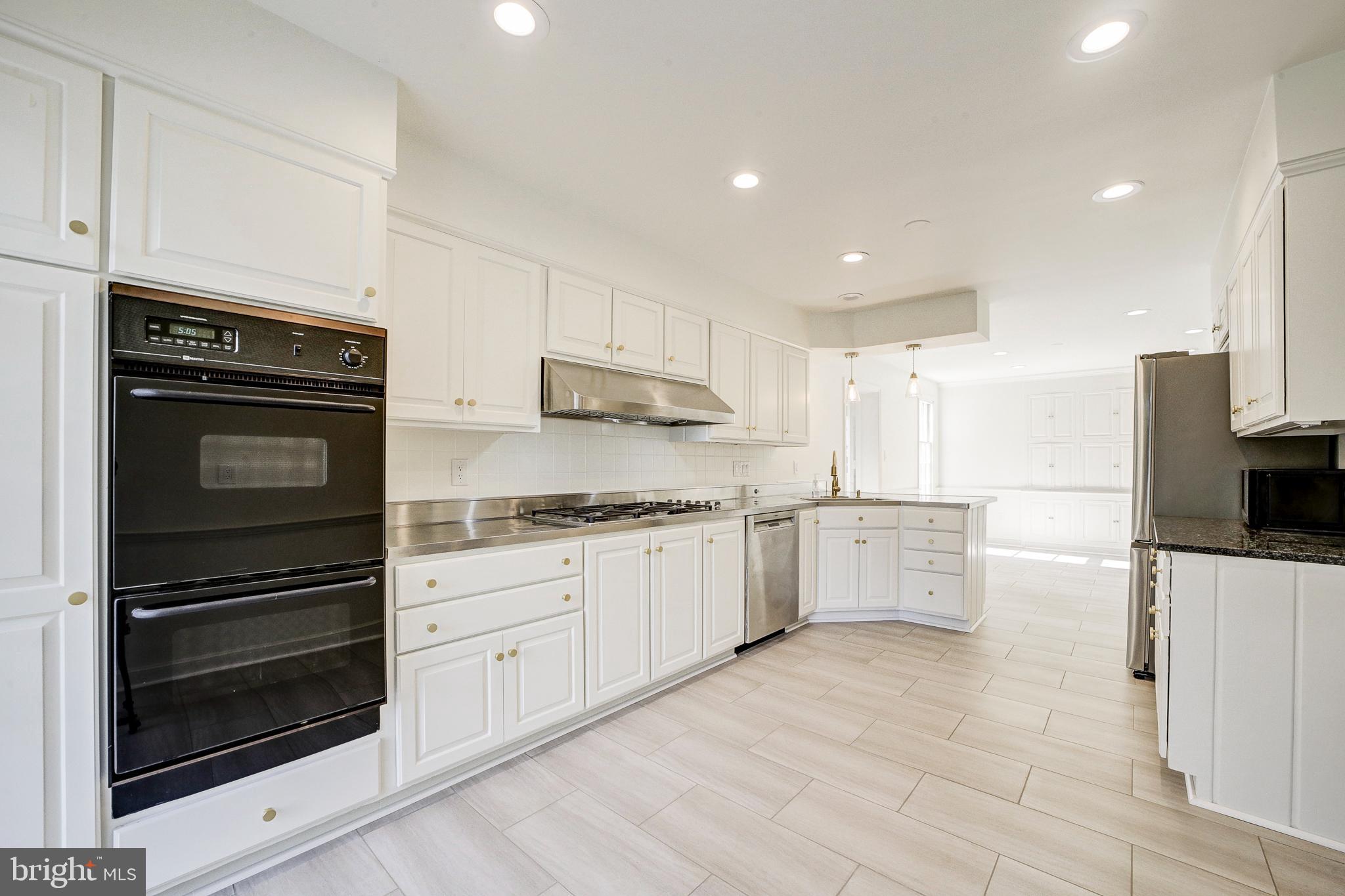 POTOMAC OUTSIDE - Residential Lease