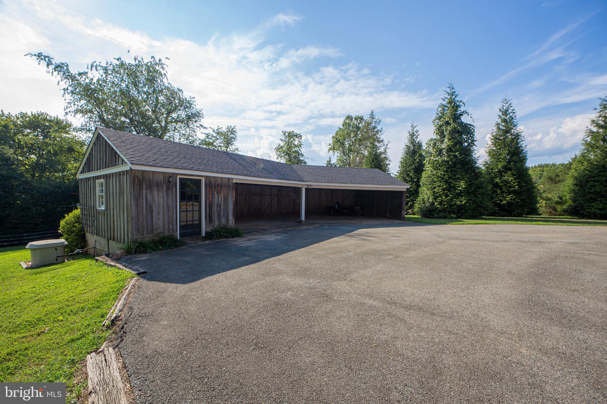 POTOMAC OUTSIDE - Residential Lease