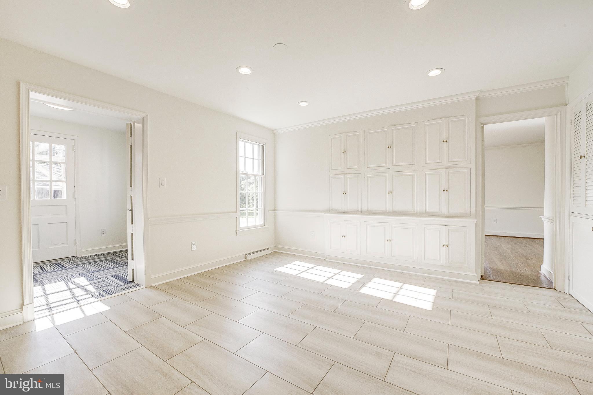 POTOMAC OUTSIDE - Residential Lease