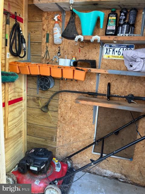 INDIAN KING - Residential Lease