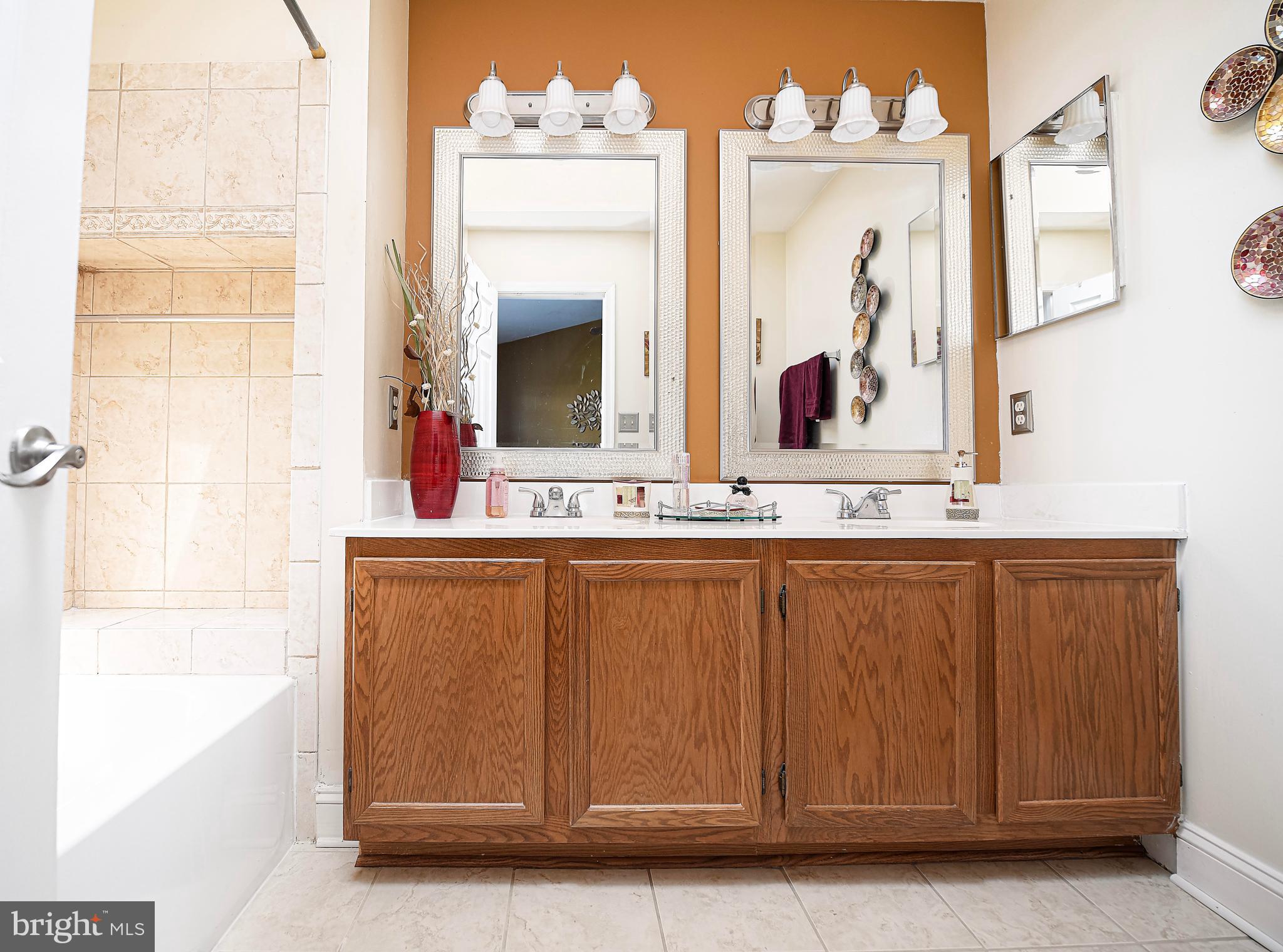 OAK HURST - Residential