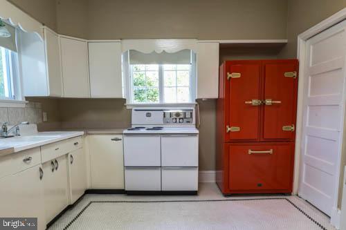 WINDSOR HILLS - Residential