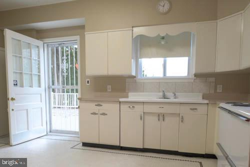 WINDSOR HILLS - Residential