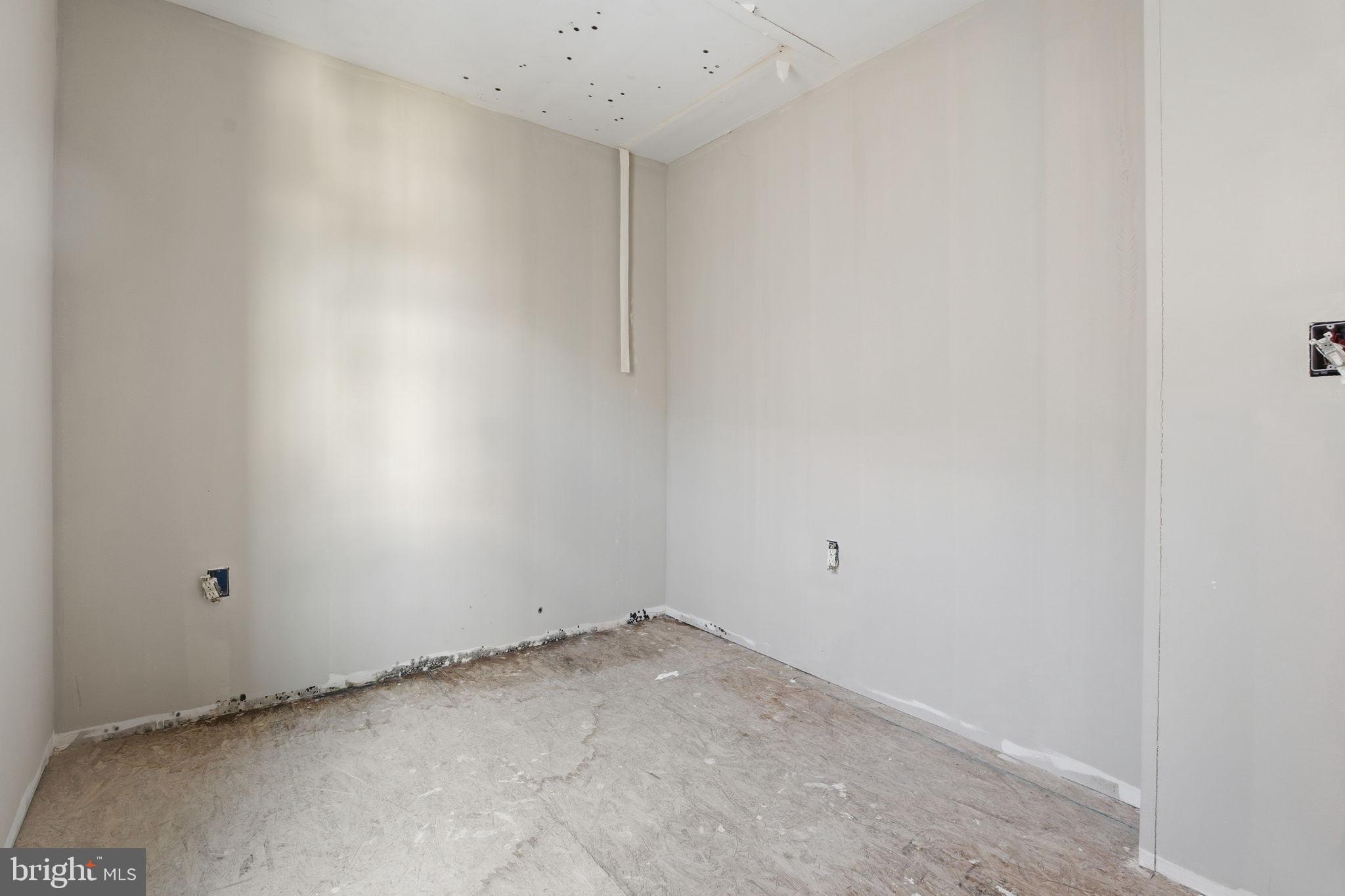 SANDTOWN-WINCHESTER - Residential