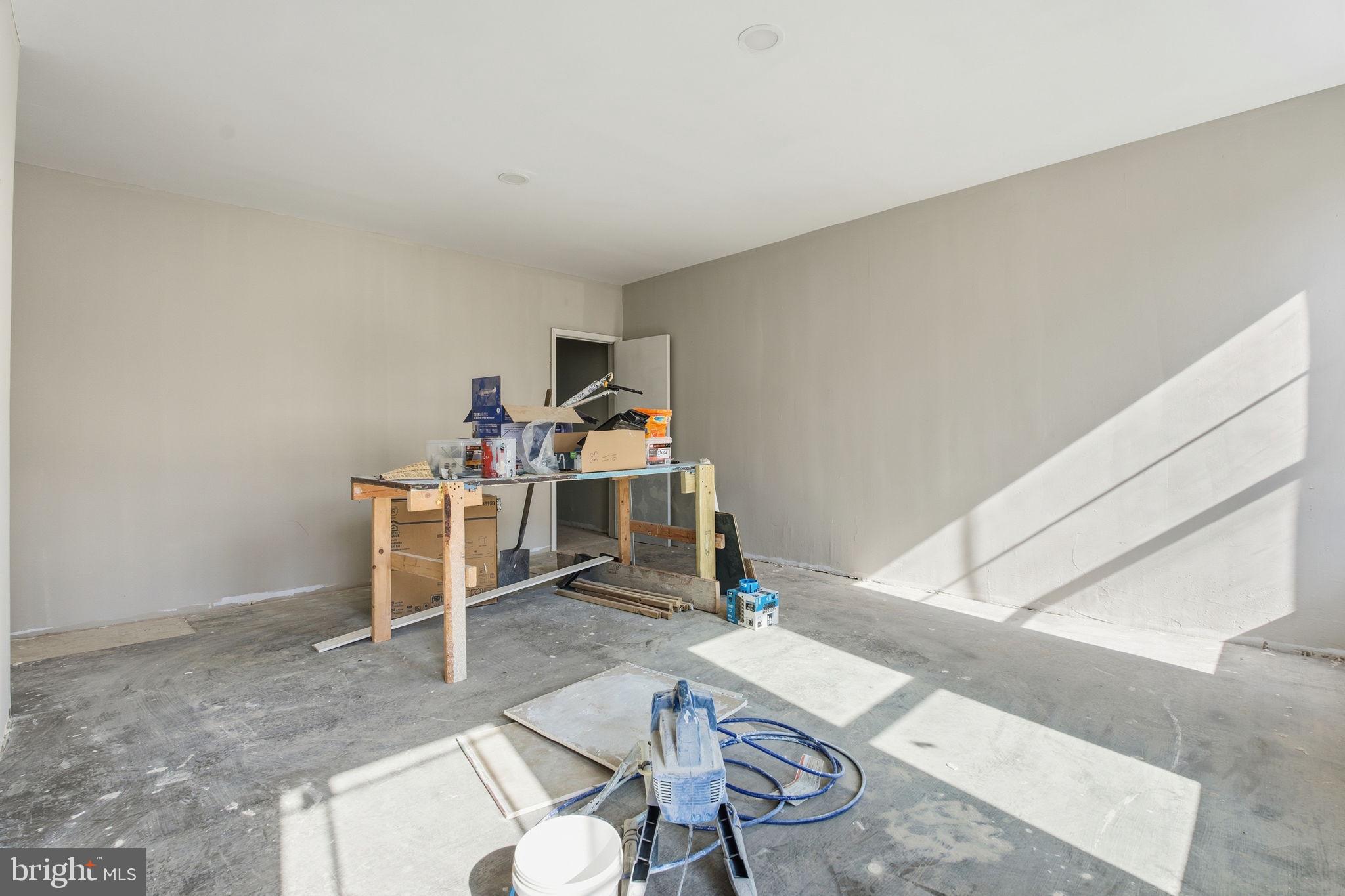 SANDTOWN-WINCHESTER - Residential