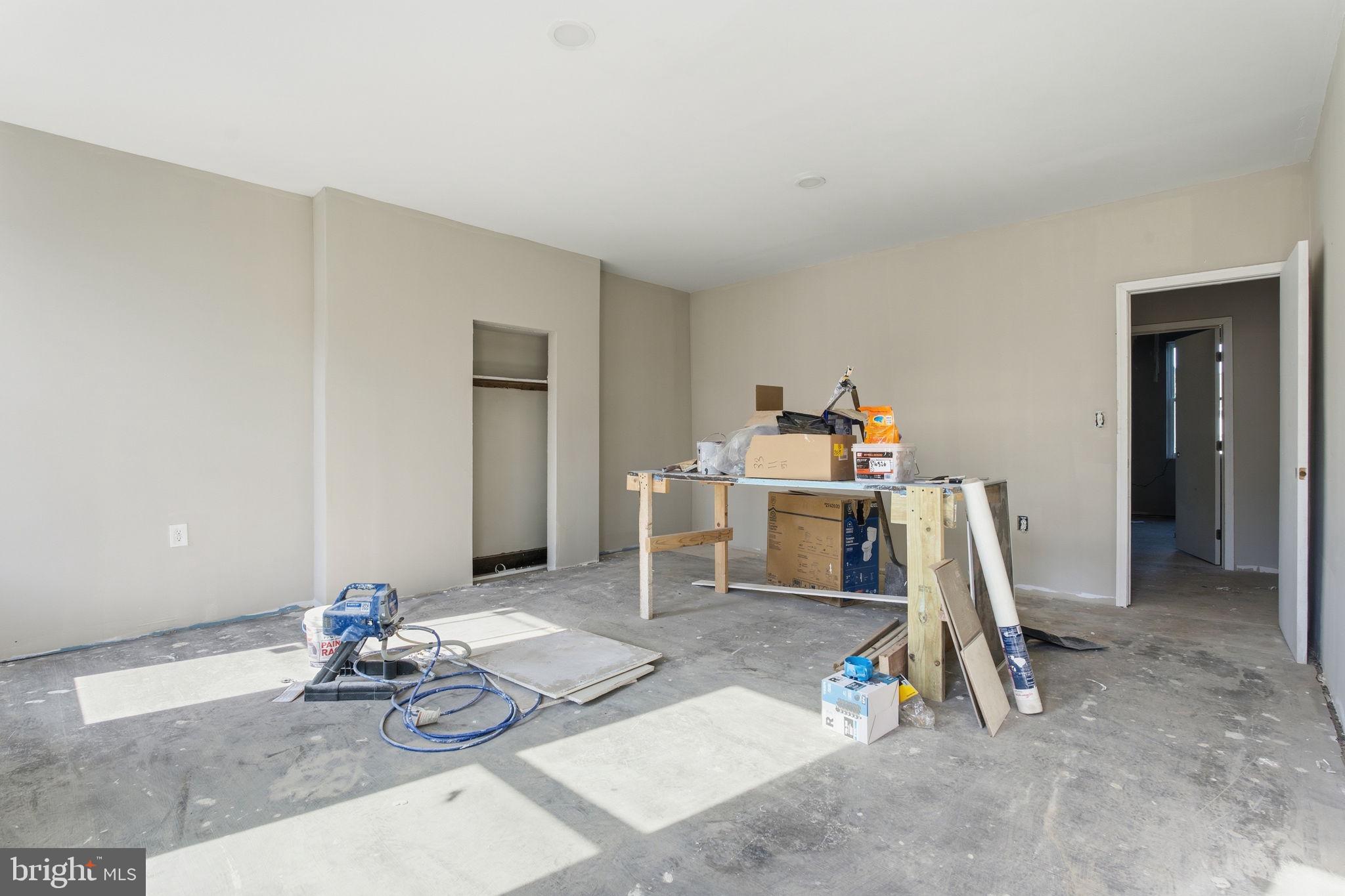 SANDTOWN-WINCHESTER - Residential