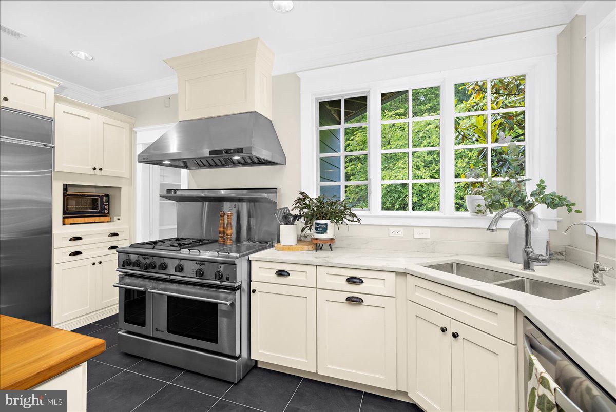 GLENELG MANOR ESTATES - Residential