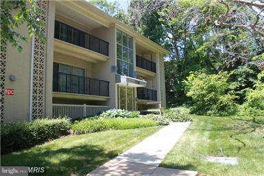 Buy a Lifestyle!!!**1 BR & Den with Gourmet Kitchen**European Style Cabinets**SS Appliances**Washer & Dryer**New Ceiling Fans**Water Oriented Community**Community Clubhouse w/Pool, Fitness, and Business Center**Close to Annapolis**Water Access, Kayak Storage and Water Taxi to Downtown Annapolis**