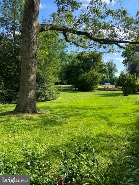 RADNOR HUNT - Residential Lease